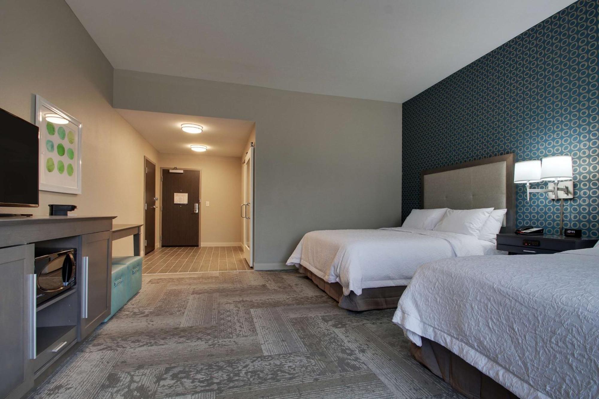 Queen Room with Two Queen Beds and Bath Tub - Mobility and Hearing Access/Non-Smoking