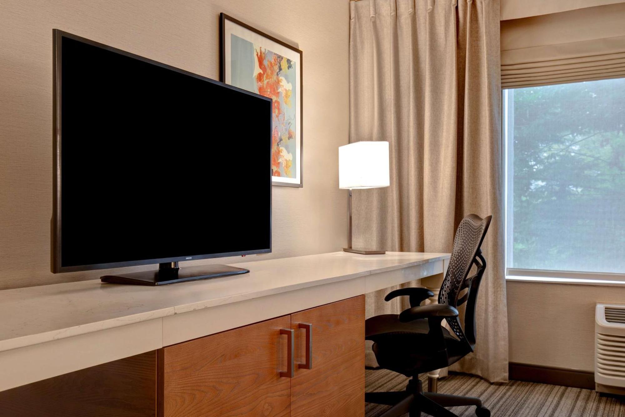 King Room with Sofa Bed - Hearing Accessible