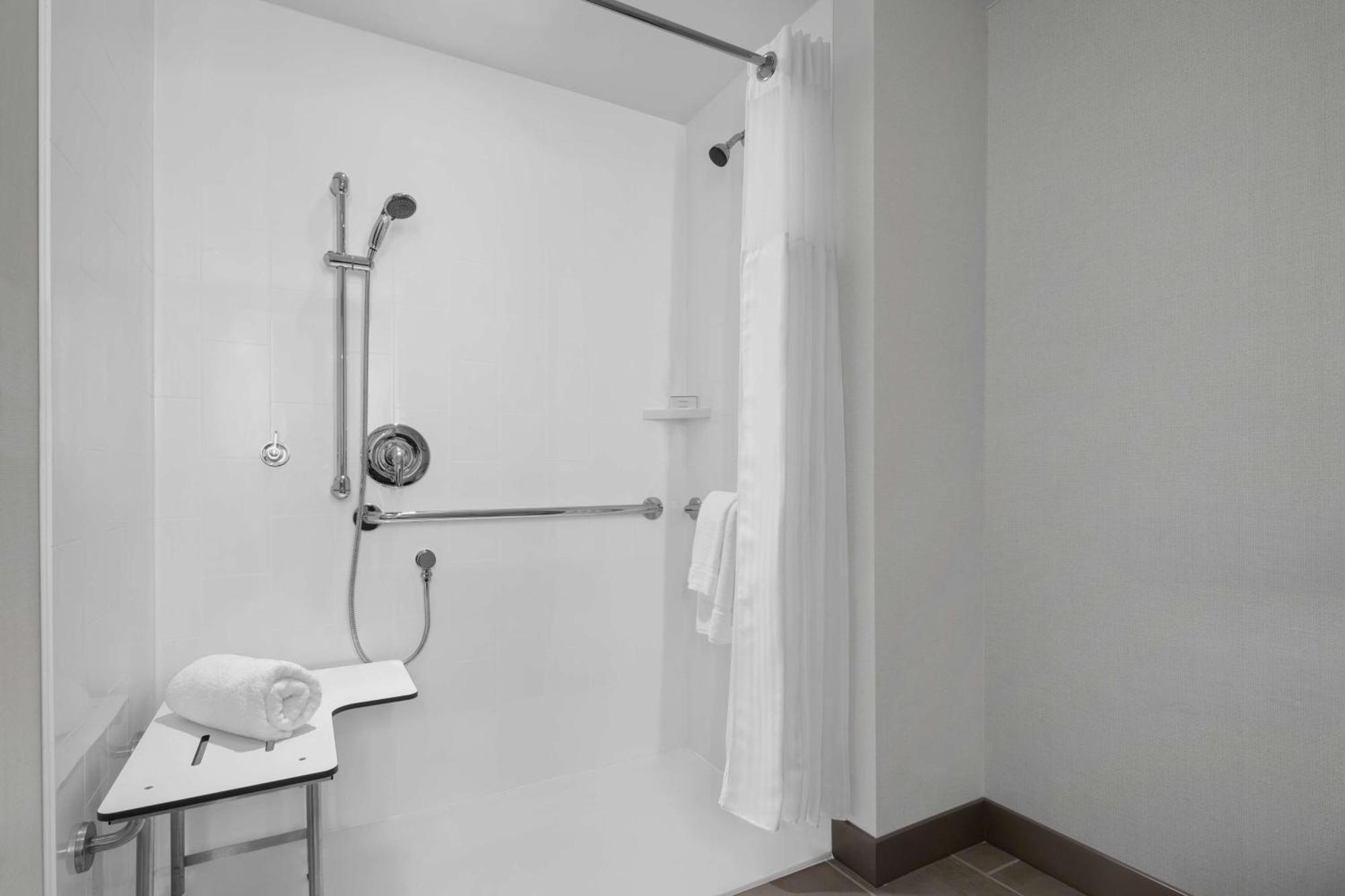 King Room River View Mobility or Hearing Accessible,1557077611:JPEG