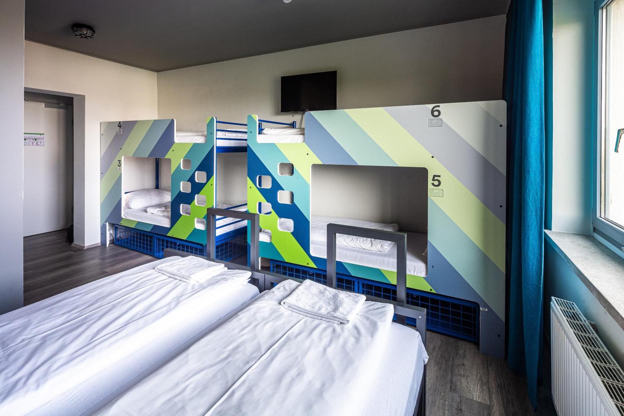 Bed 6-Bed Mixed Dormitory Room