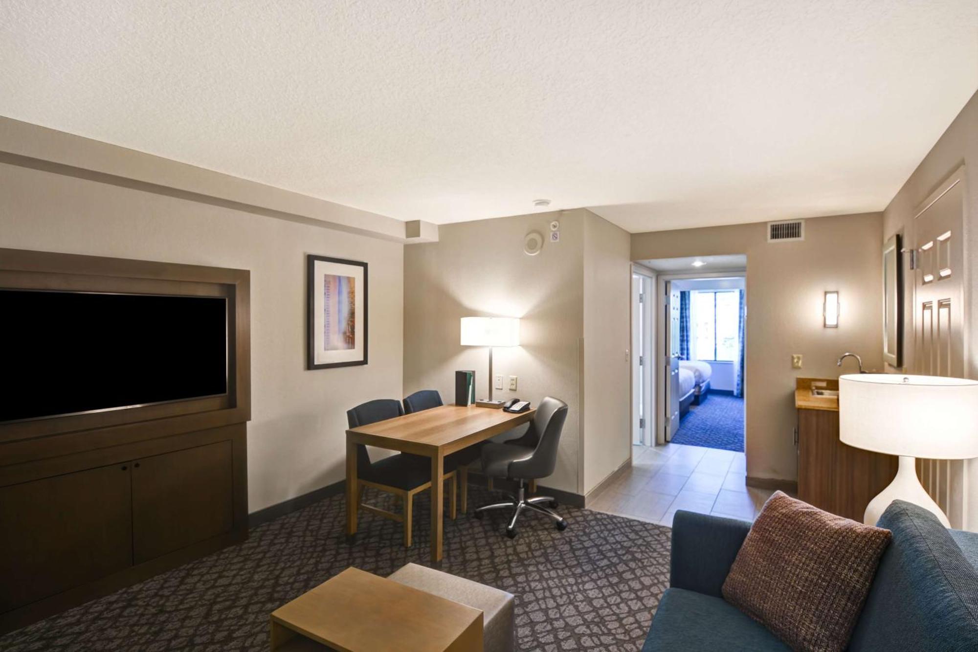 Suite with Two Double Beds - Non-Smoking