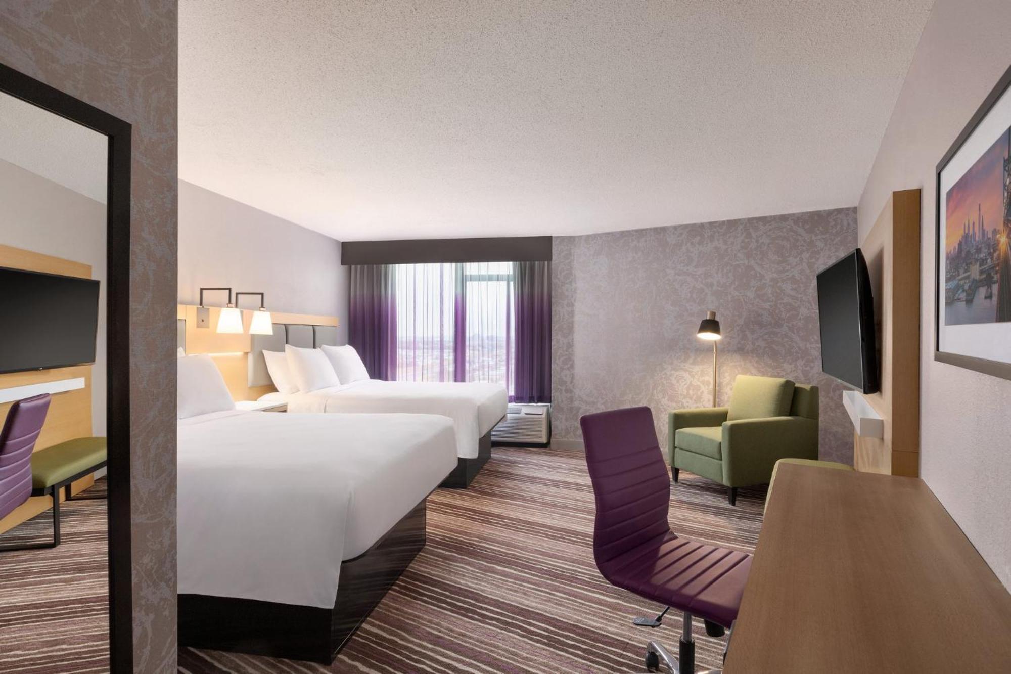 Standard Queen Room with Two Queen Beds and Stadium View