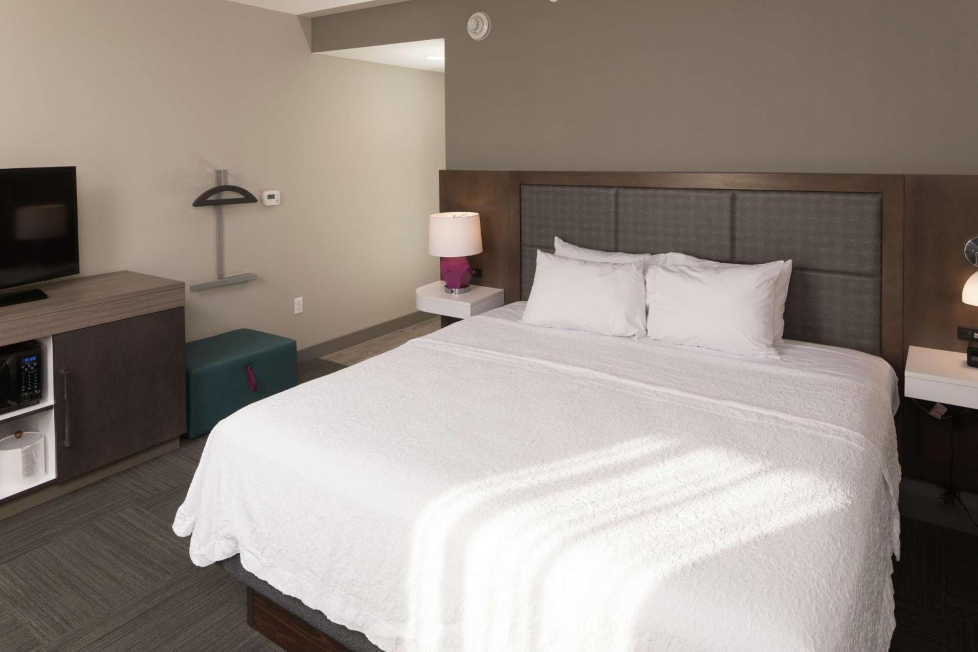 King Room,1551961528:JPEG