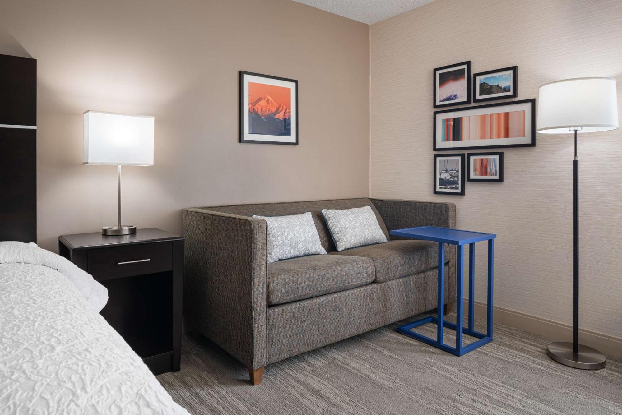 King Room with Sofa Bed and Study - Non-Smoking