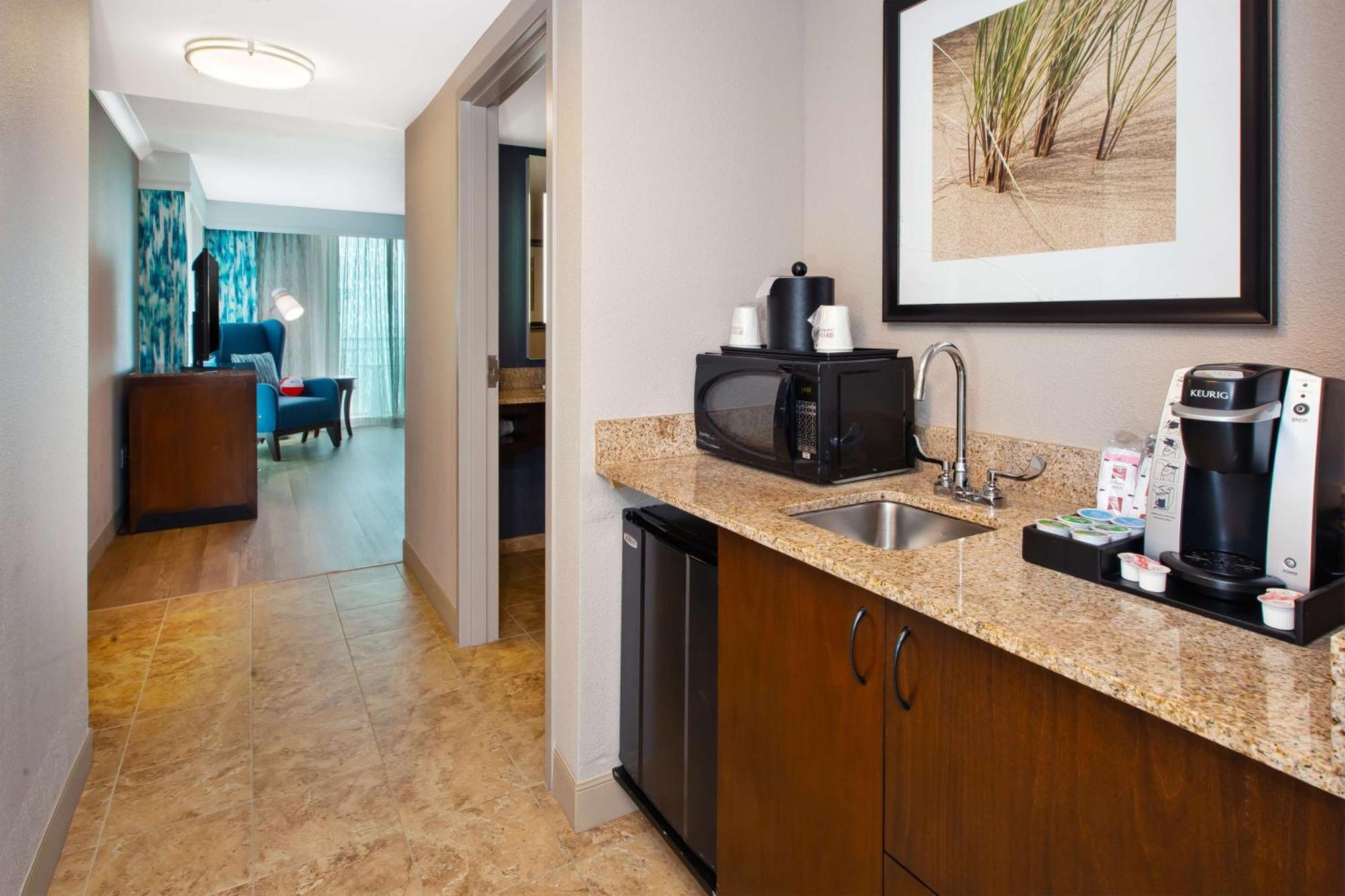 One-Bedroom King Suite with Sofa Bed and Ocean Front
