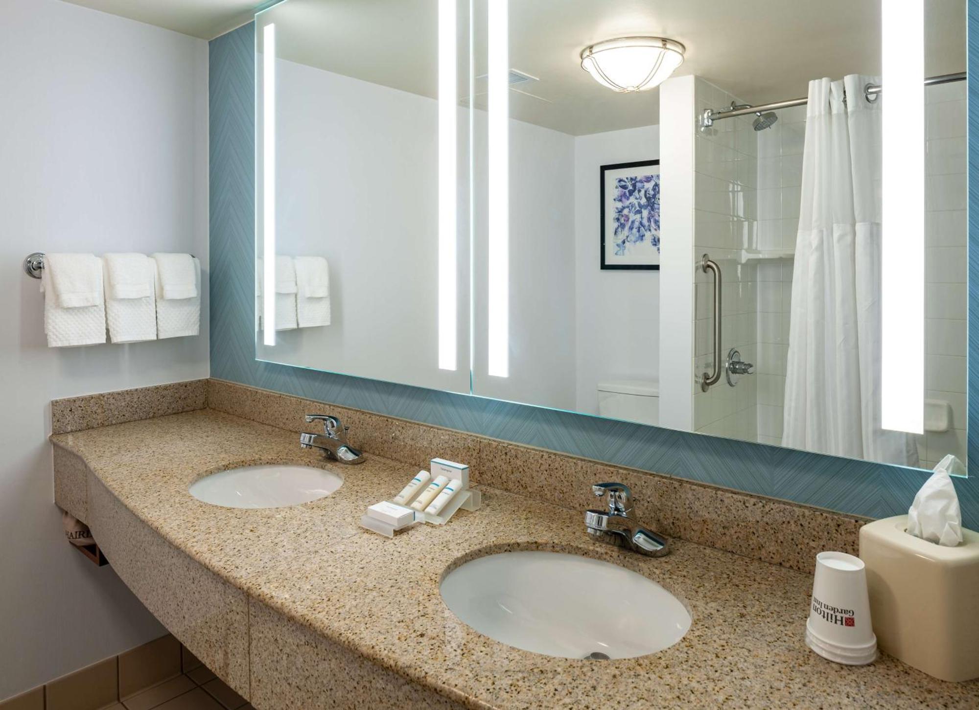 King Room with Tub - Mobility and Hearing Access