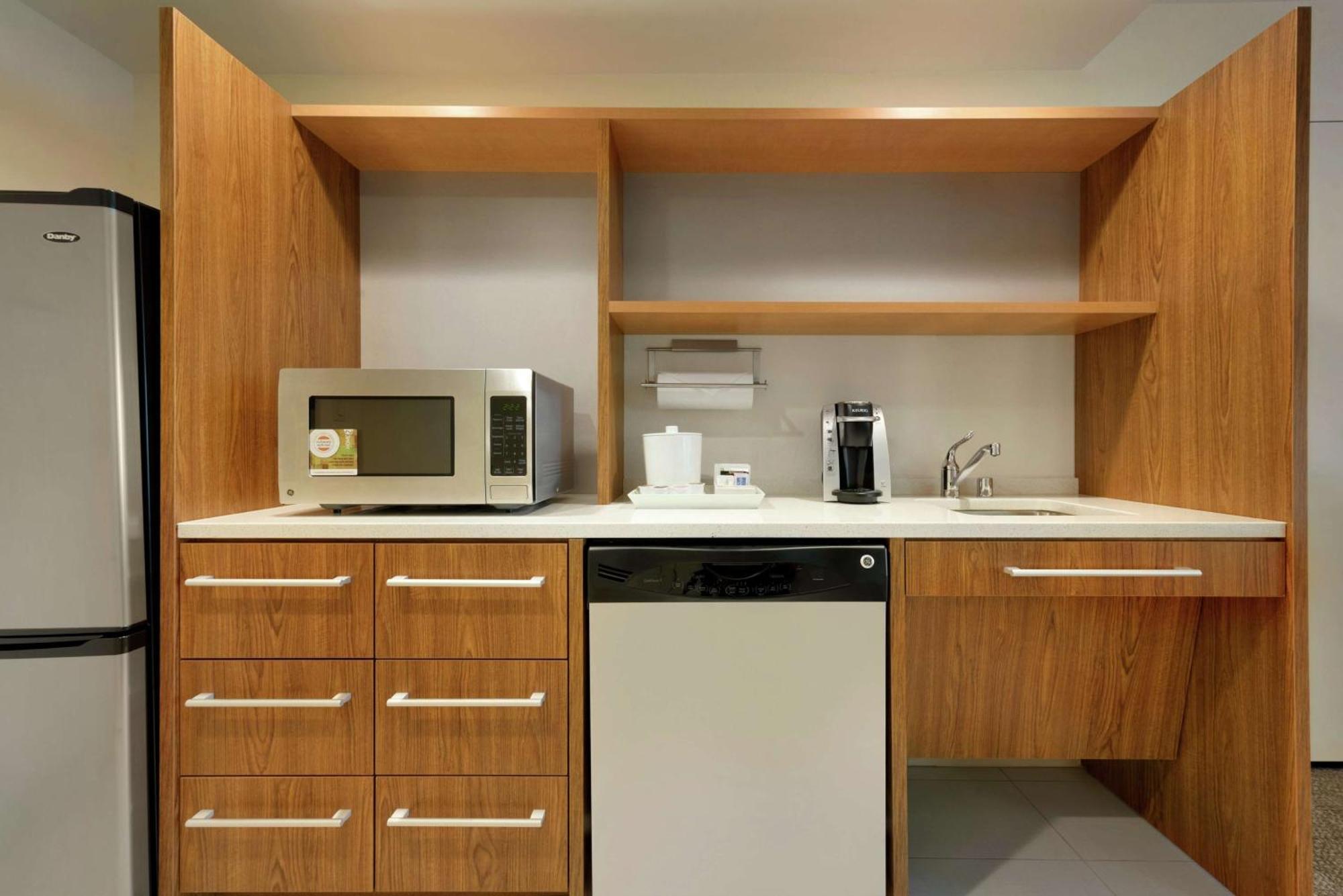 Queen Studio with Two Queen Beds - Mobility Access/Non-Smoking