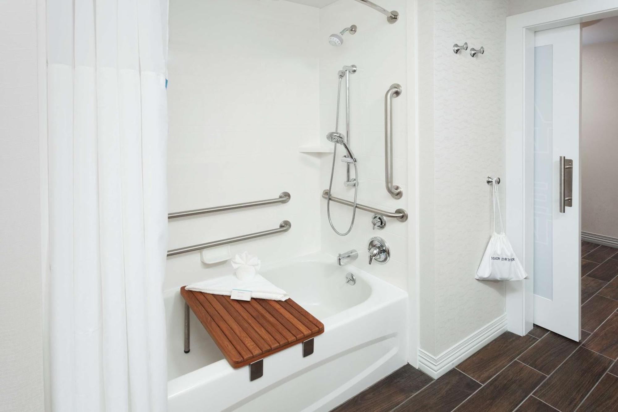 King Room - Mobility Access/Non-Smoking