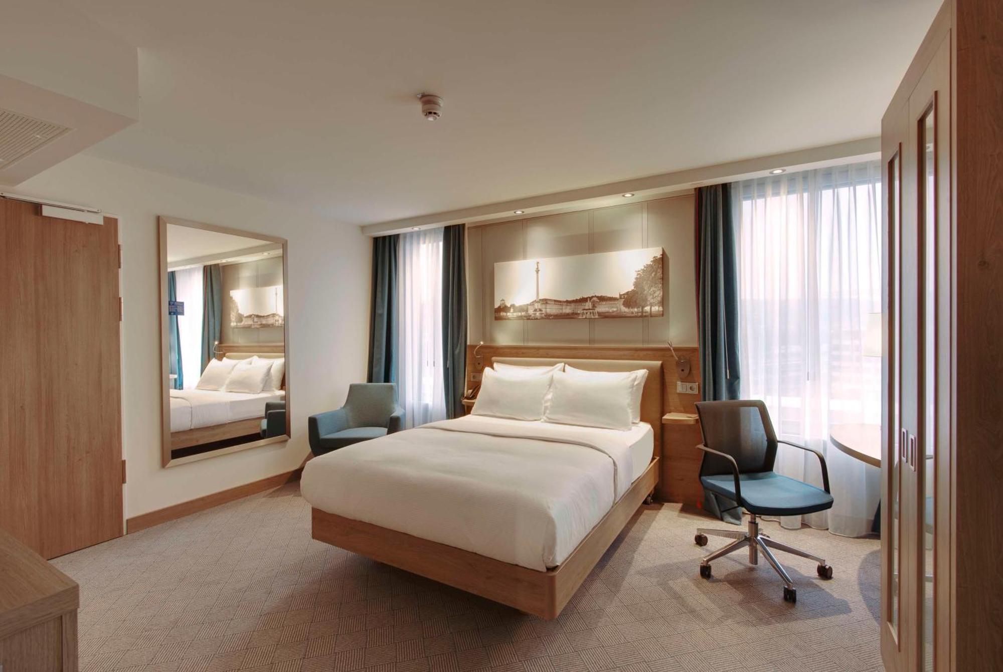 Queen Room Roll Shower Mobility Accessible