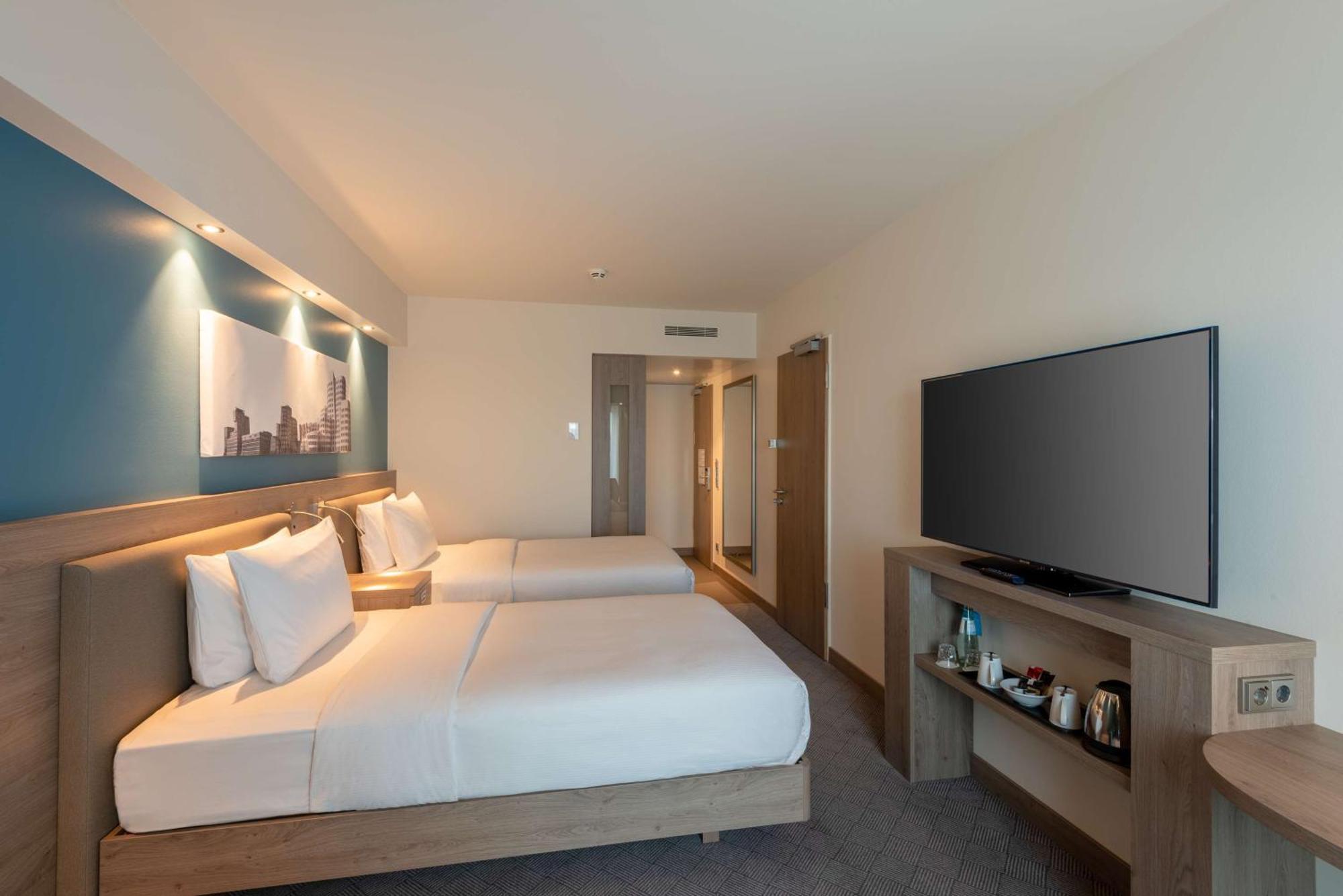 Twin Room,1546741486:JPEG