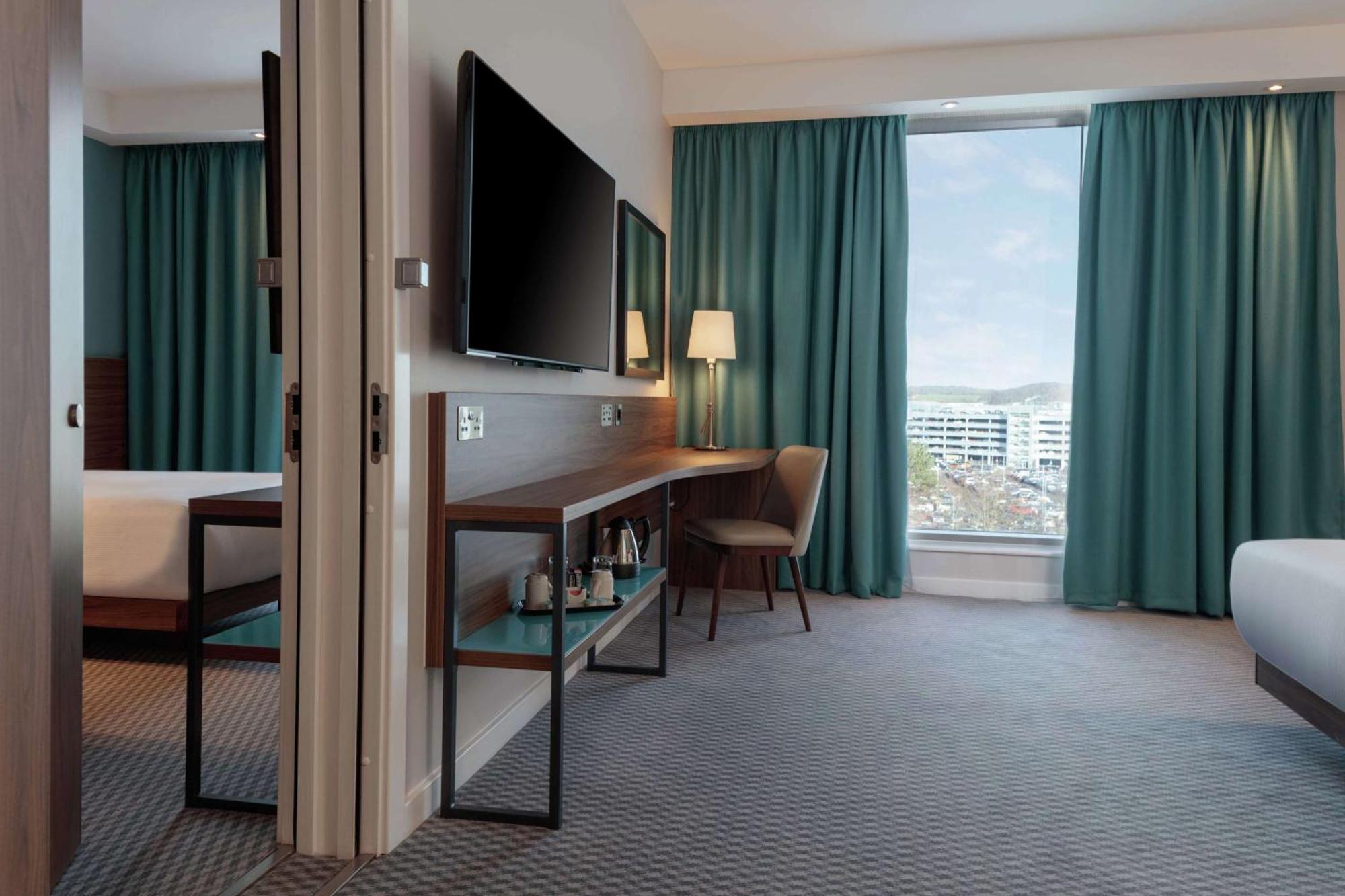 Queen Room UK King Bed Mobility Access