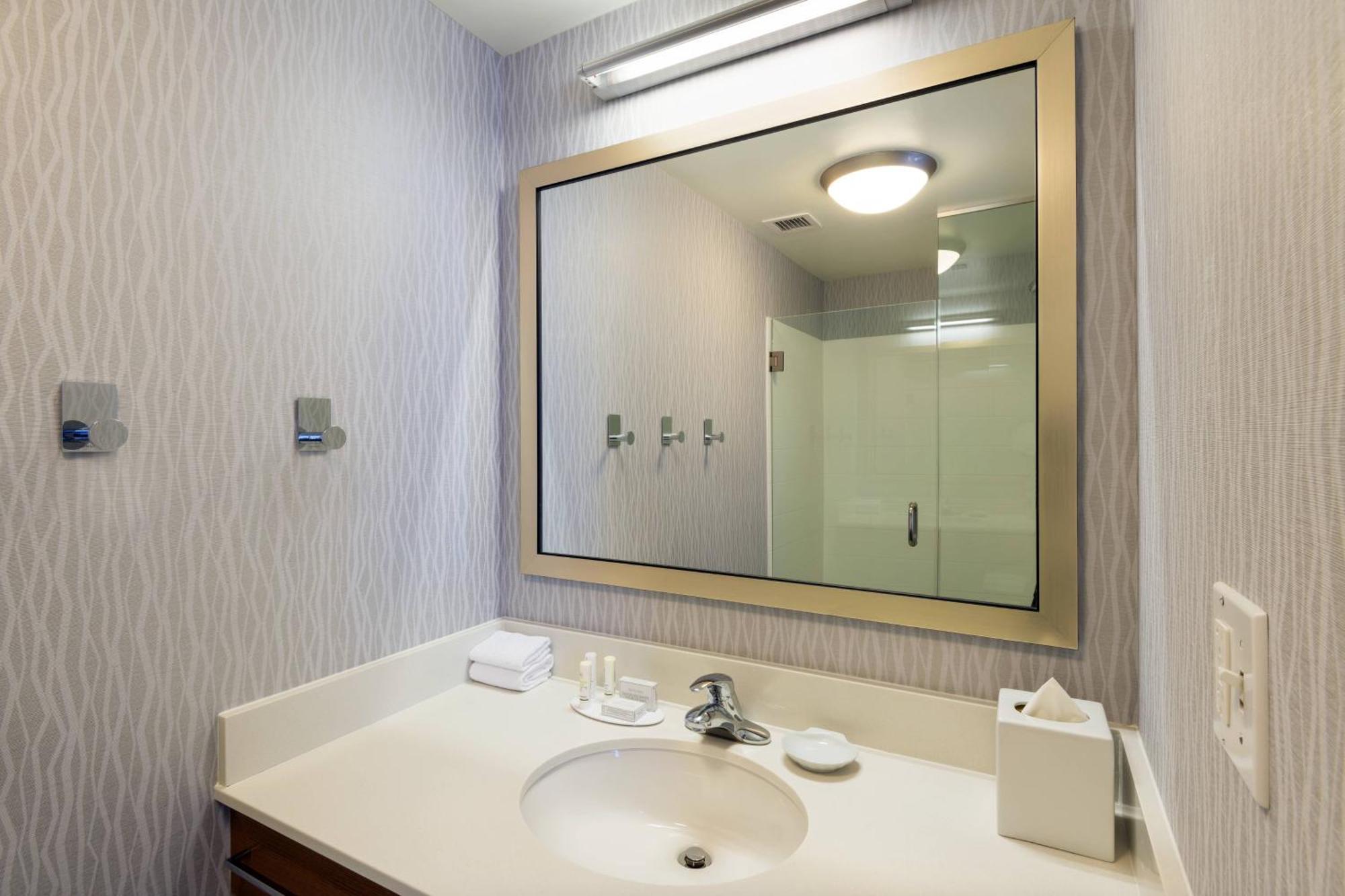 Queen Room with Two Queen Beds and Bathtub - Mobility Access/Hearing Accessible