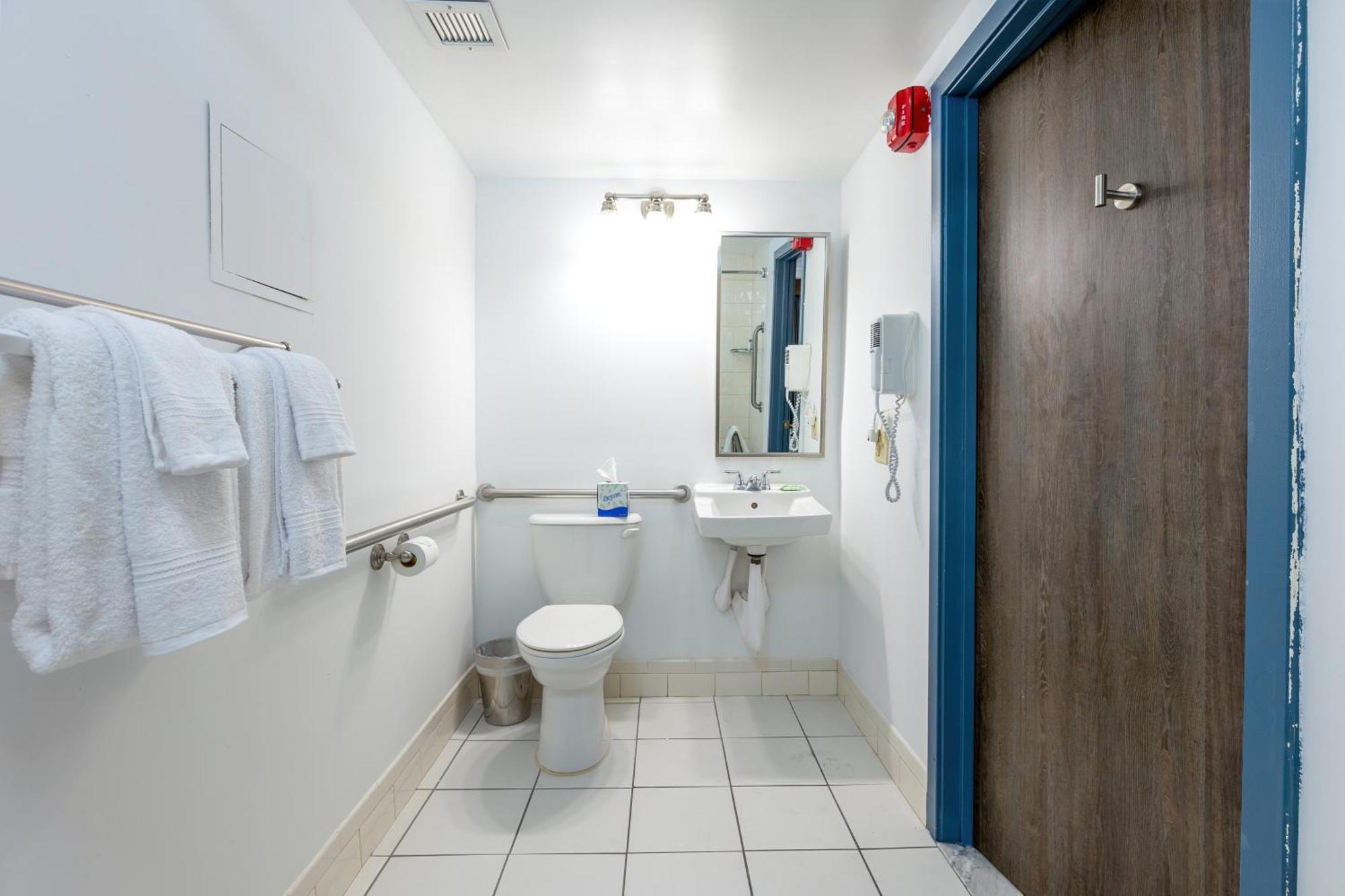 Standard King Room - Disability Accessible,1553081866:JPEG