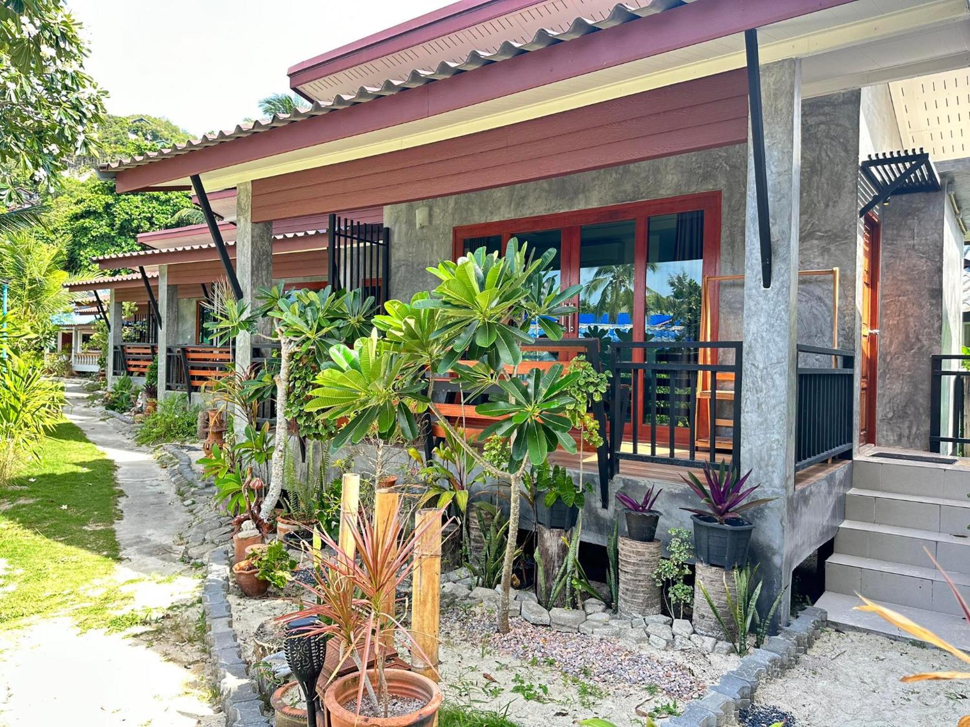 Deluxe Double Room Garden View
