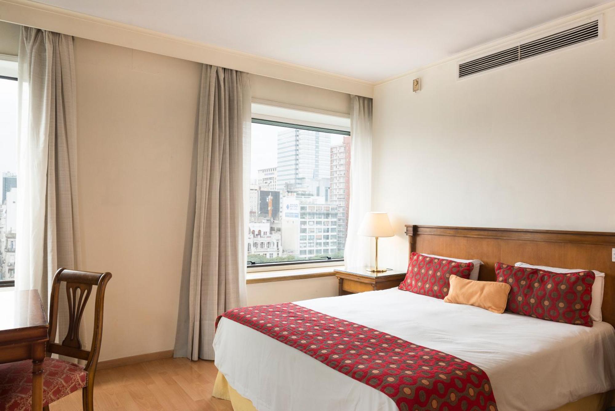 Quarto Deluxe com Cama de Casal ou 2 de Solteiro