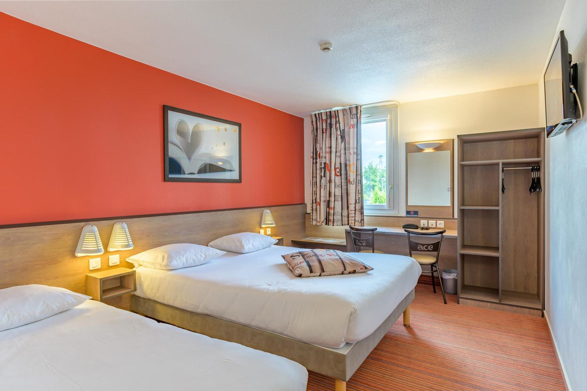 Triple Room,1554287728:JPEG