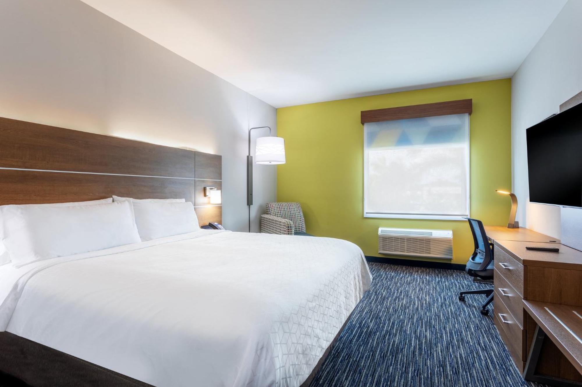 Standard King Room