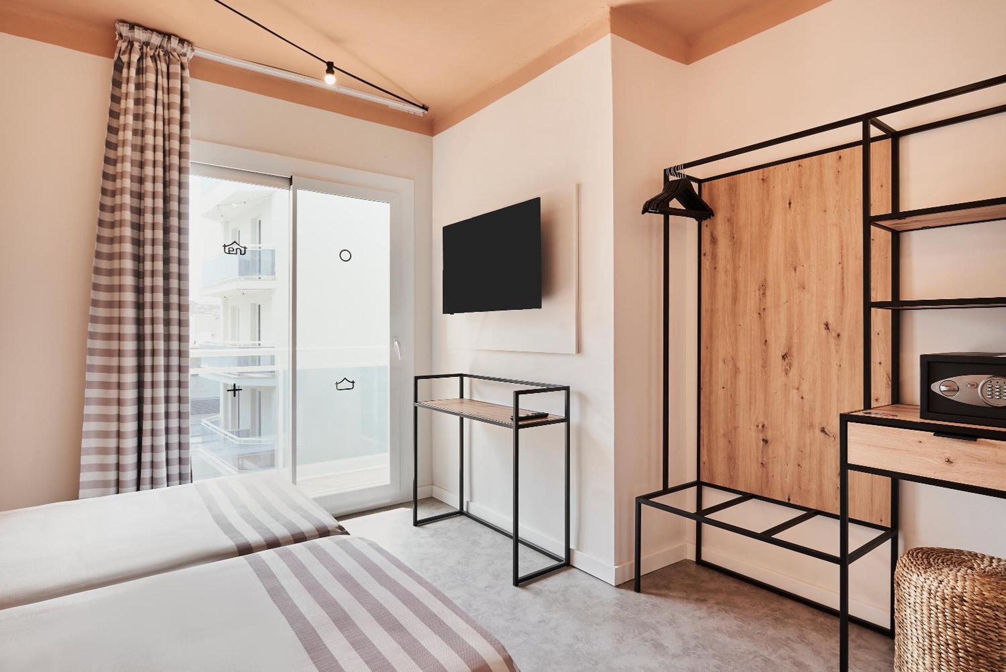Double Room Bed & Unlimited Brunch