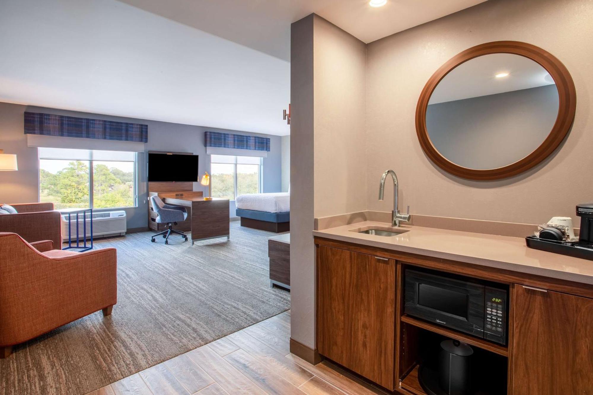 Queen Studio Suite with Two Queen Beds - Non-Smoking