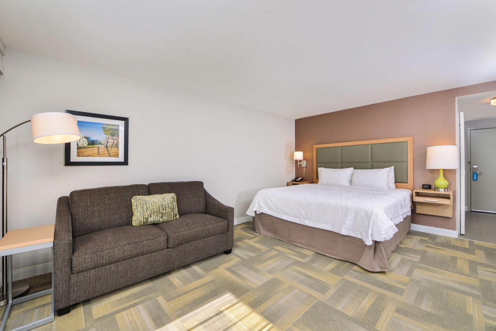 King Room with Sofa Bed - Non-Smoking
