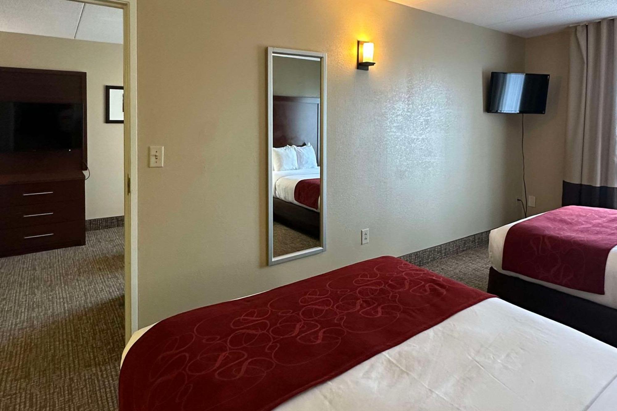 One-Bedroom Suite Two Queen Beds,1697974685:JPEG