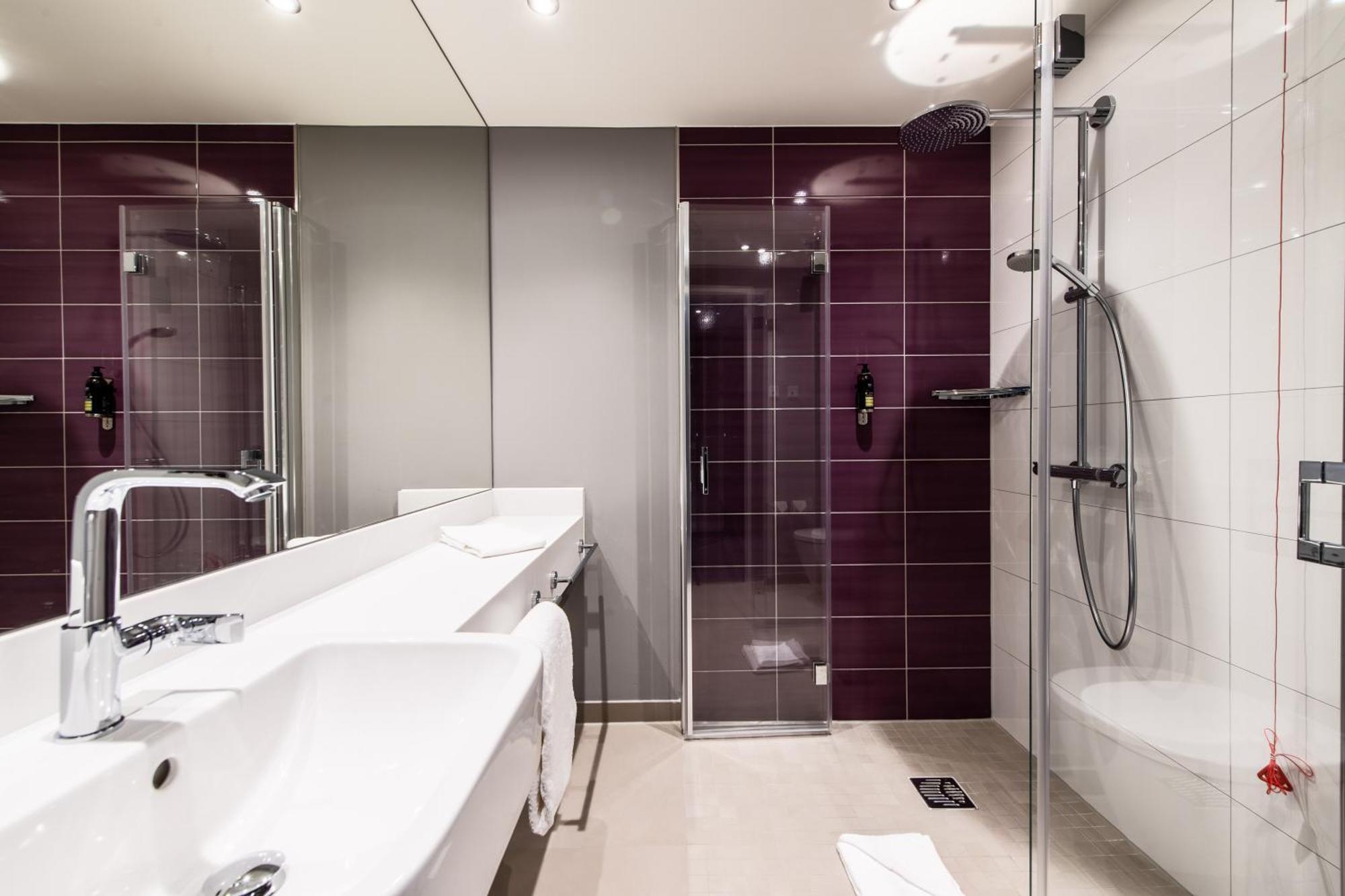Double Room barrier