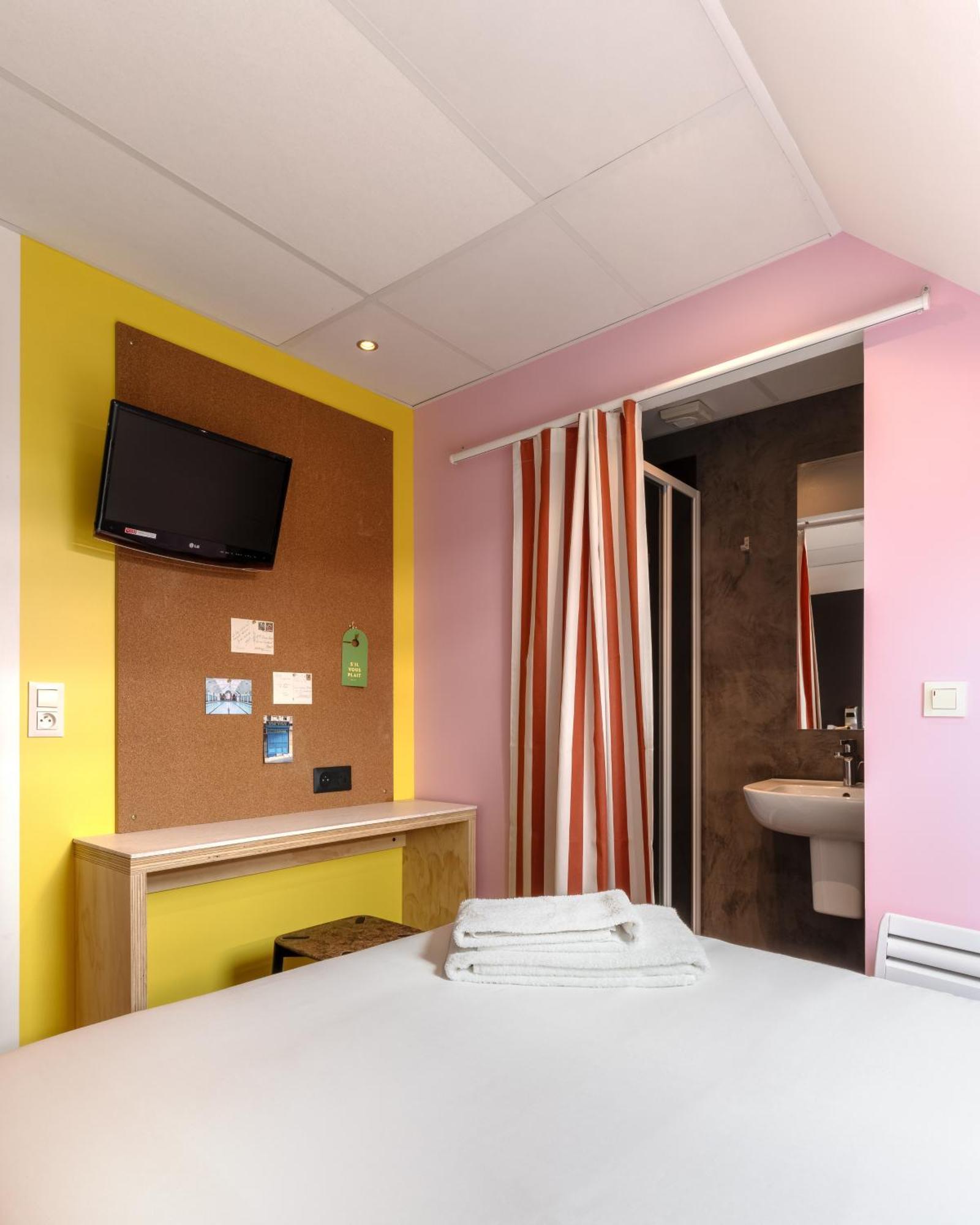 Small Single Room,1563353125:JPEG