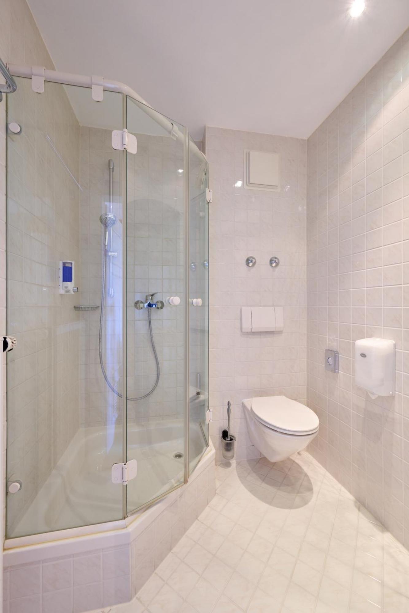 Single Room Private Bathroom
