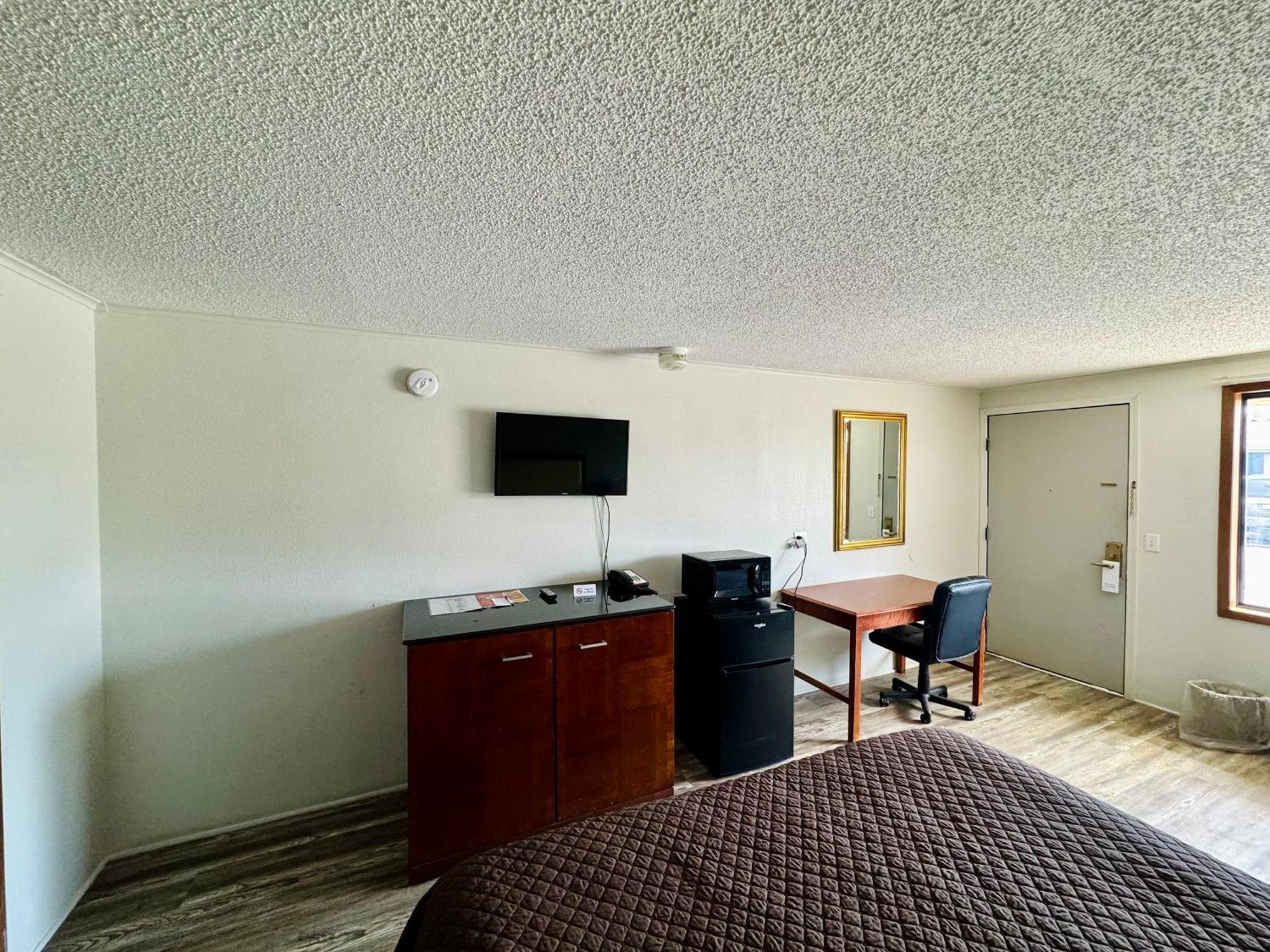 King Room - Disability Access/Non-Smoking