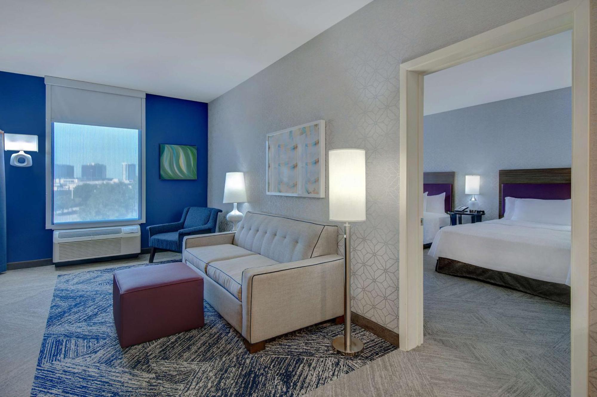 One-Bedroom Queen Suite Two Queen Beds Non-Smoking
