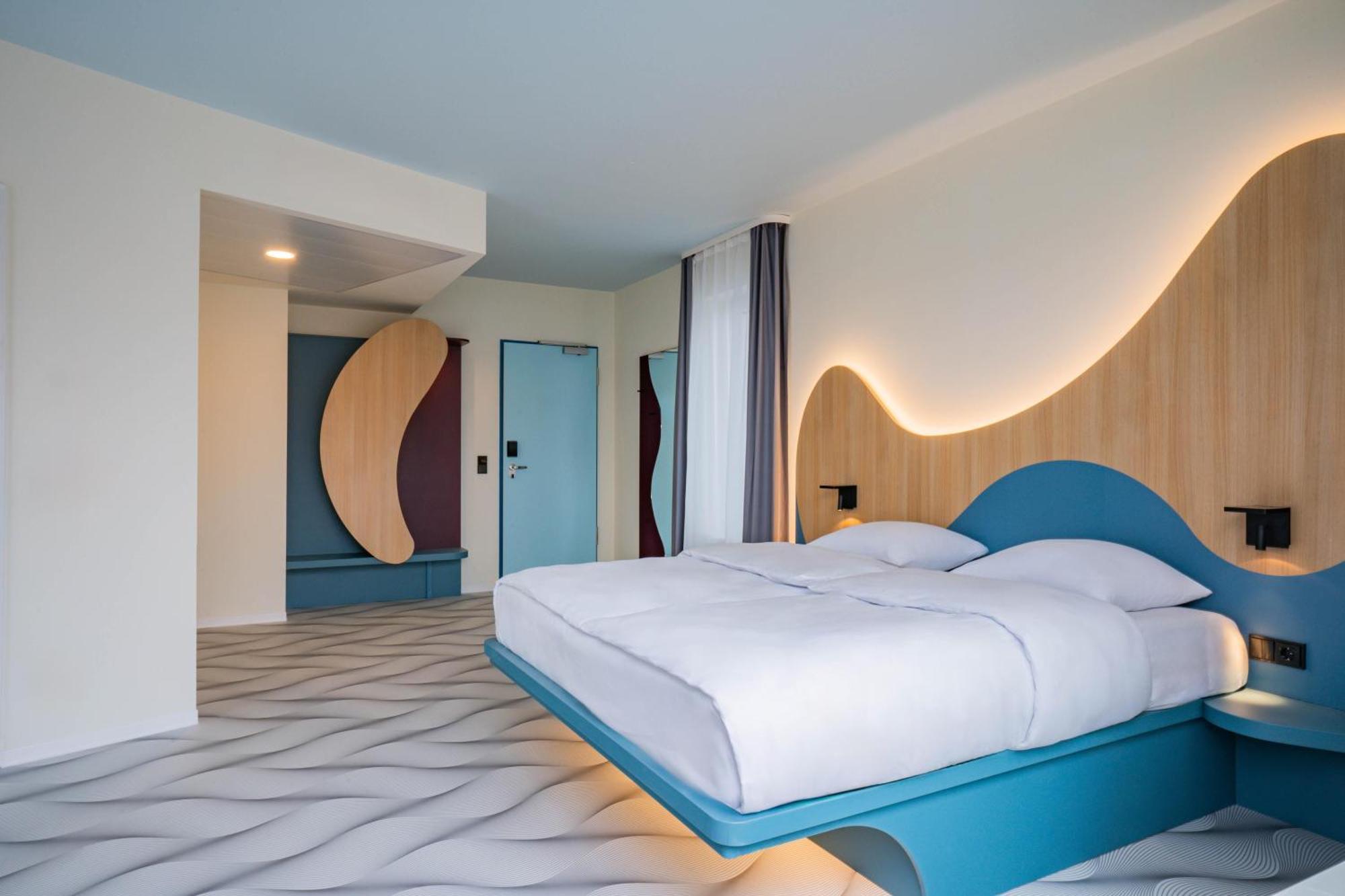Superior Design Room