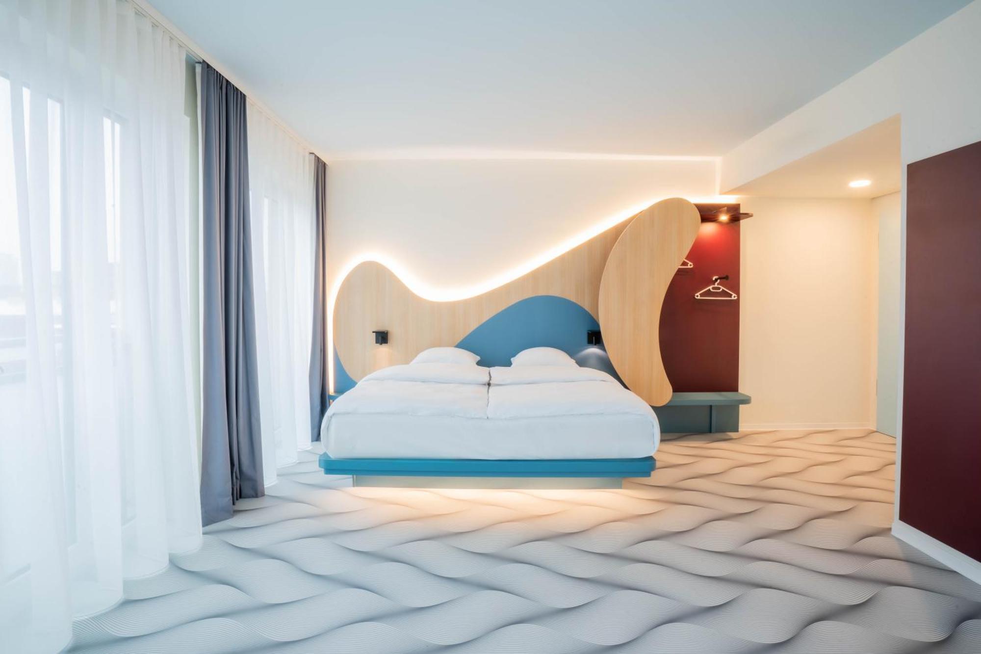 Superior Design Room