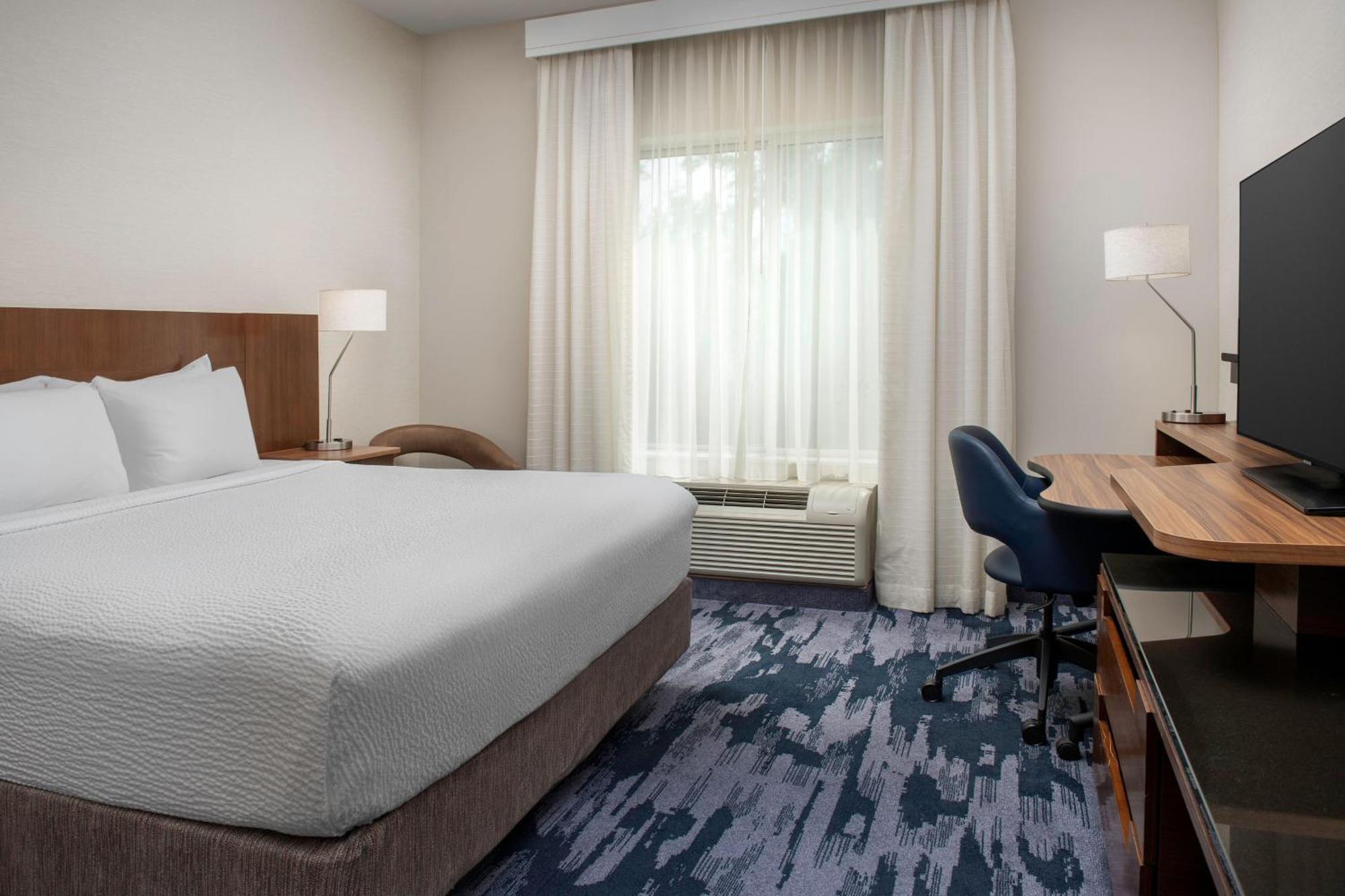 King Room Transfer Shower Mobility Access or Hearing Accessible,1571324645:JPEG