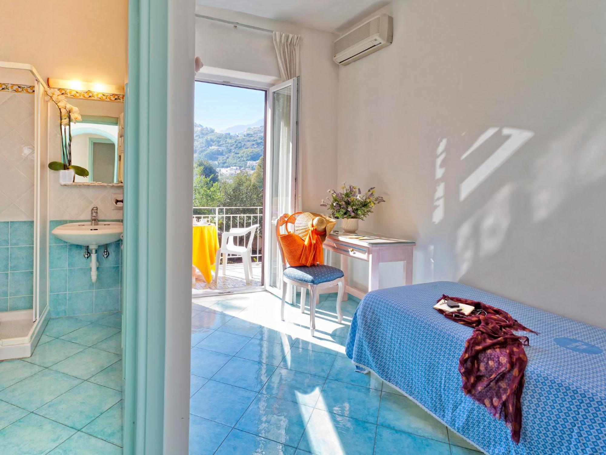 Single Room Balcony,693560130:JPEG