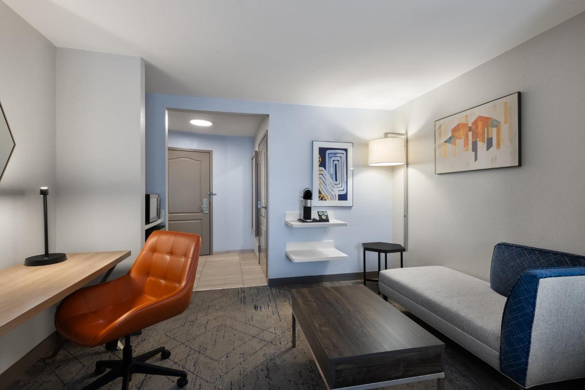 Queen Room Two Queen Beds Hearing Mobility Accessible