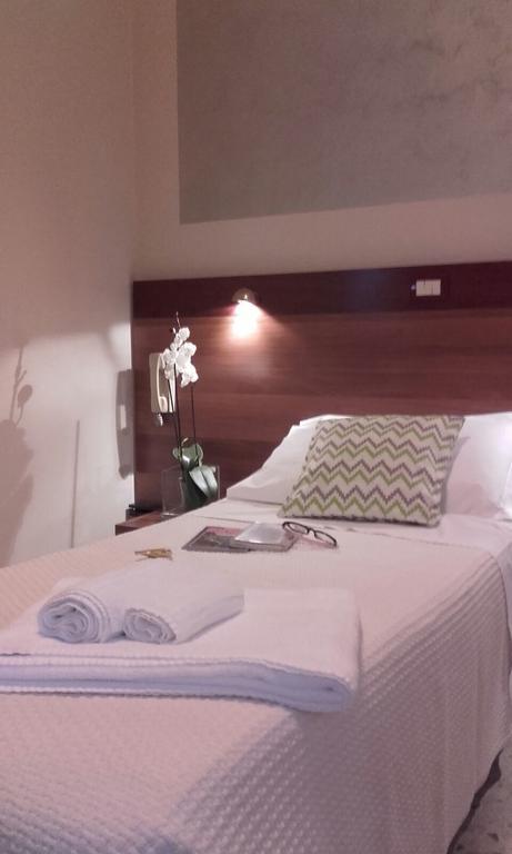 Single Room,157821747:JPEG