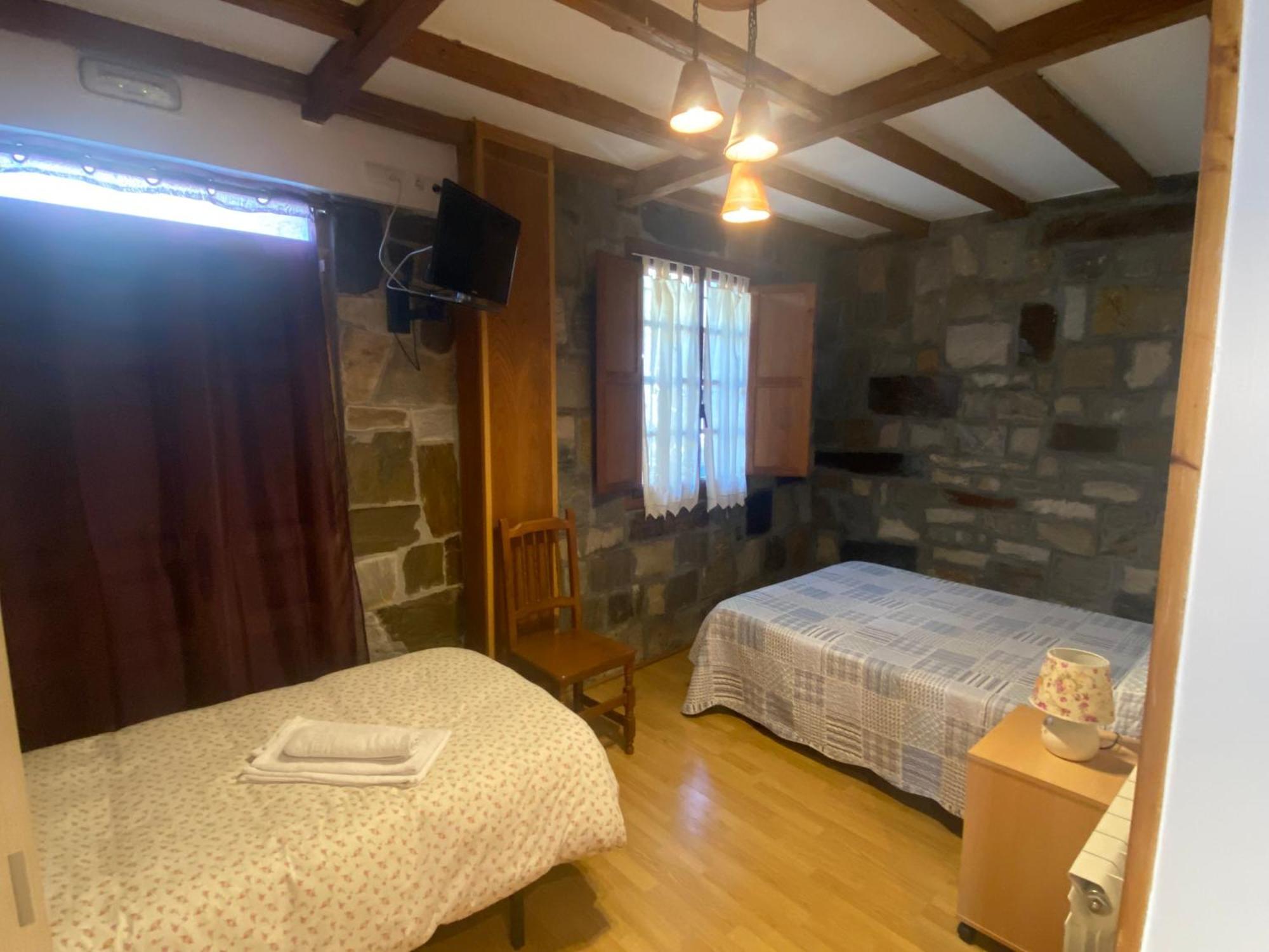 Twin Room,1580927305:JPEG