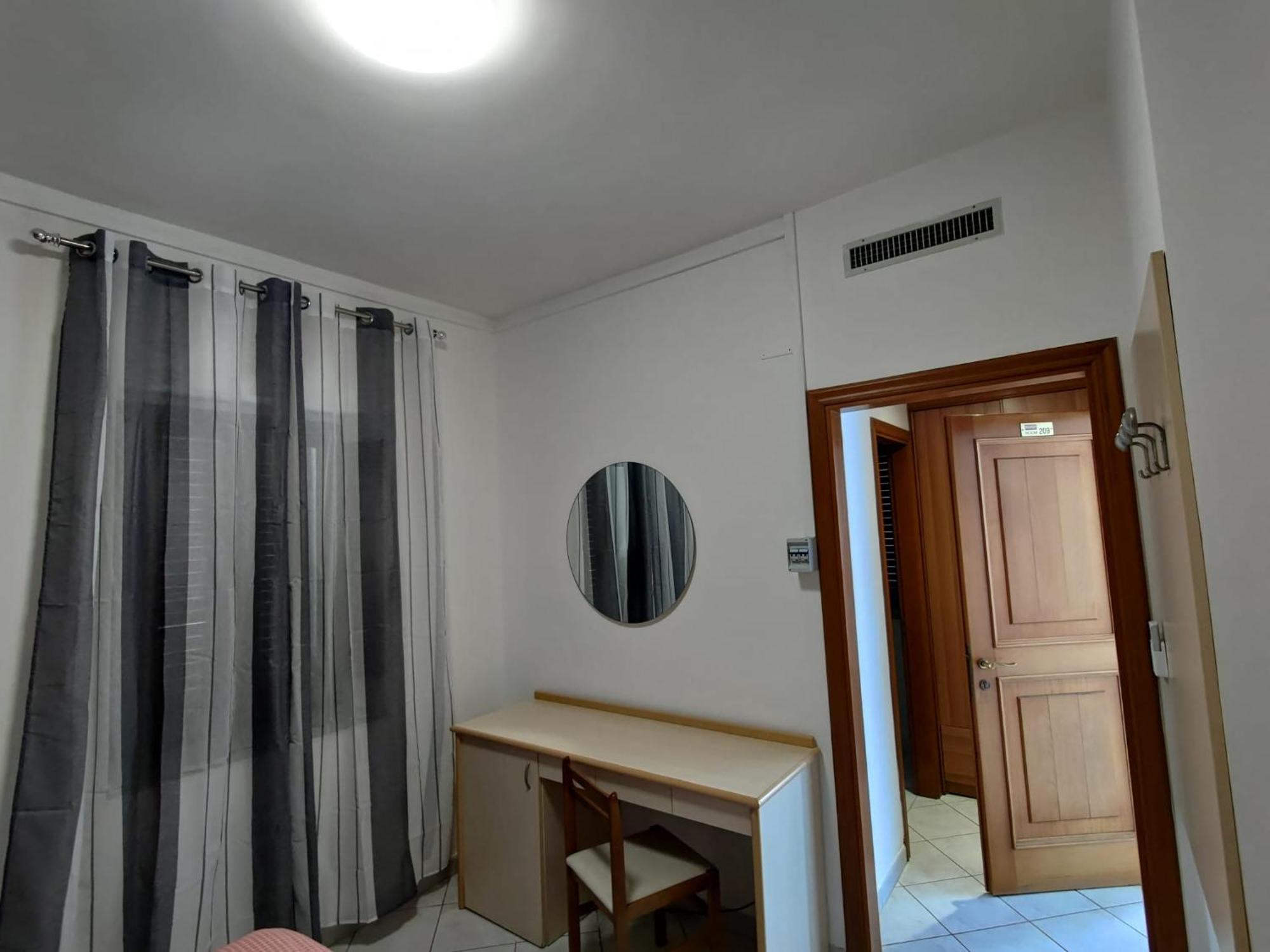 Deluxe Double or Twin Room Sea View,1466252165:JPEG