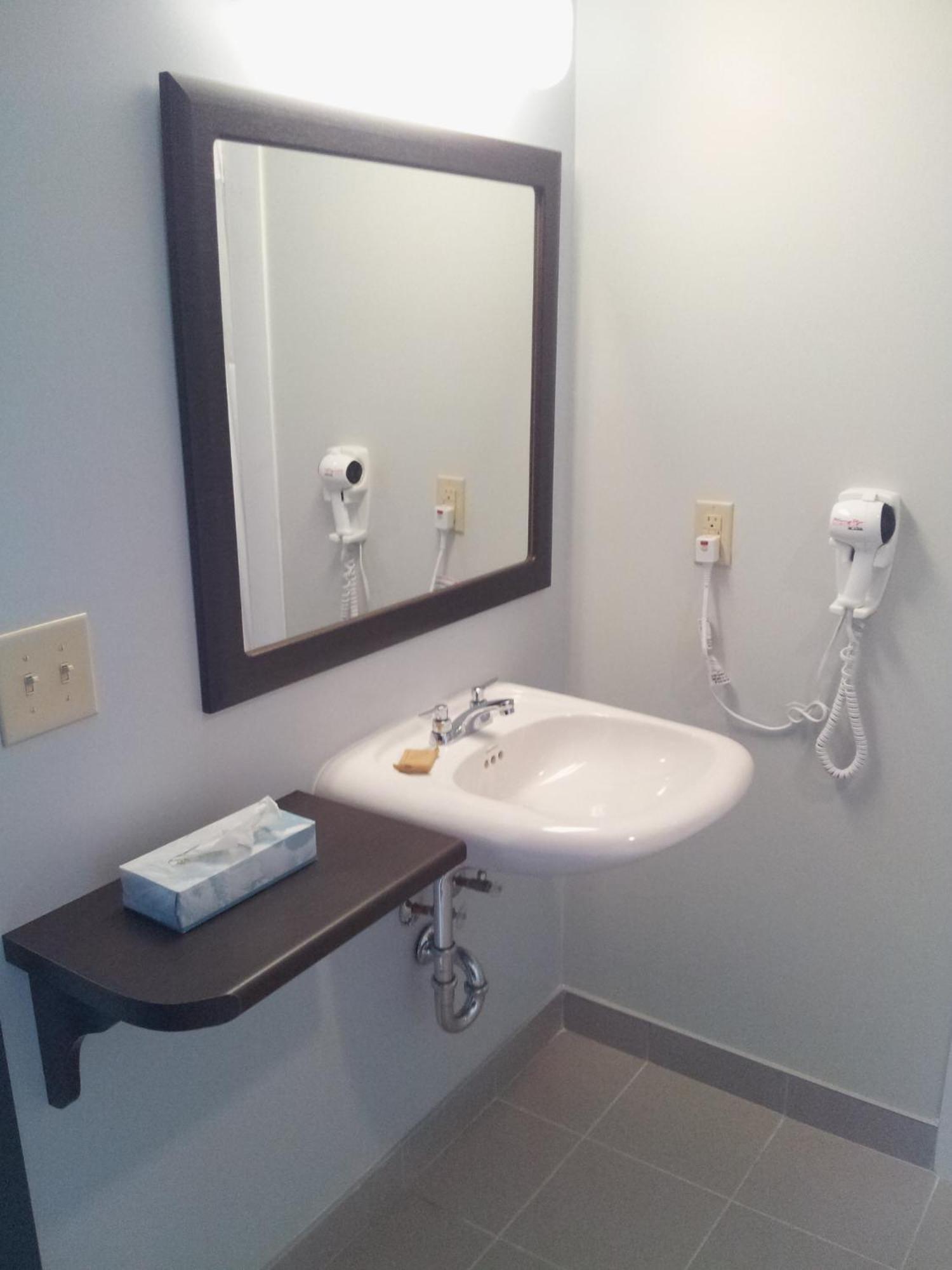Queen Room - Disability Access