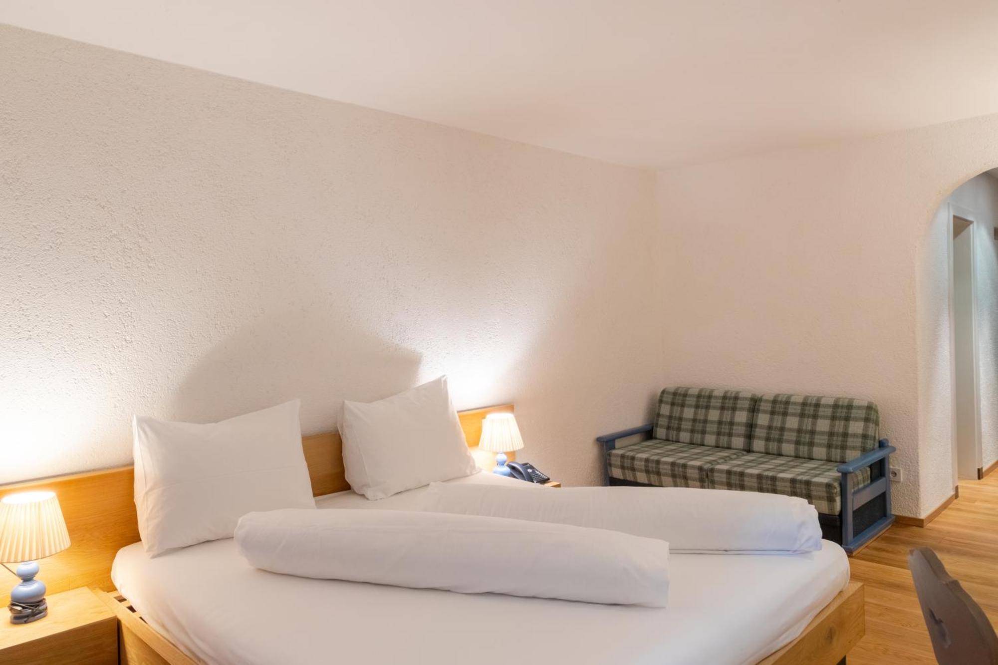 Double Room,1585466508:JPEG