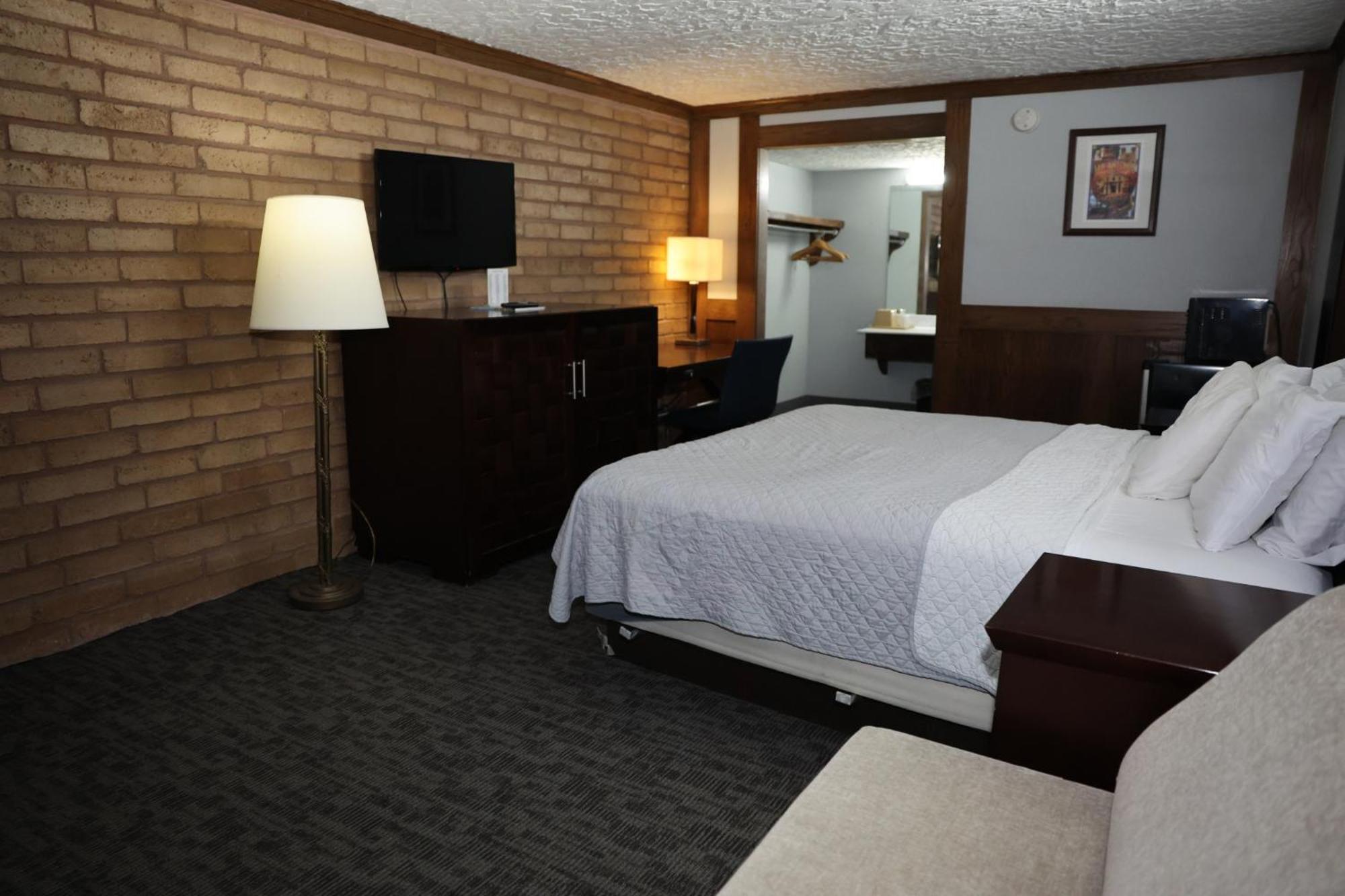 King Room,1586127077:JPEG