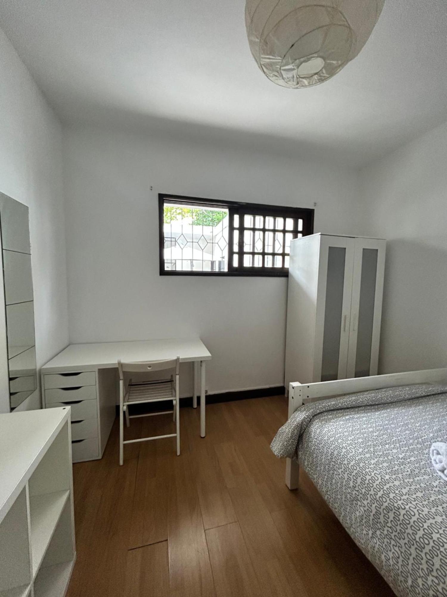 Quarto Duplo com Casa de Banho Partilhada
