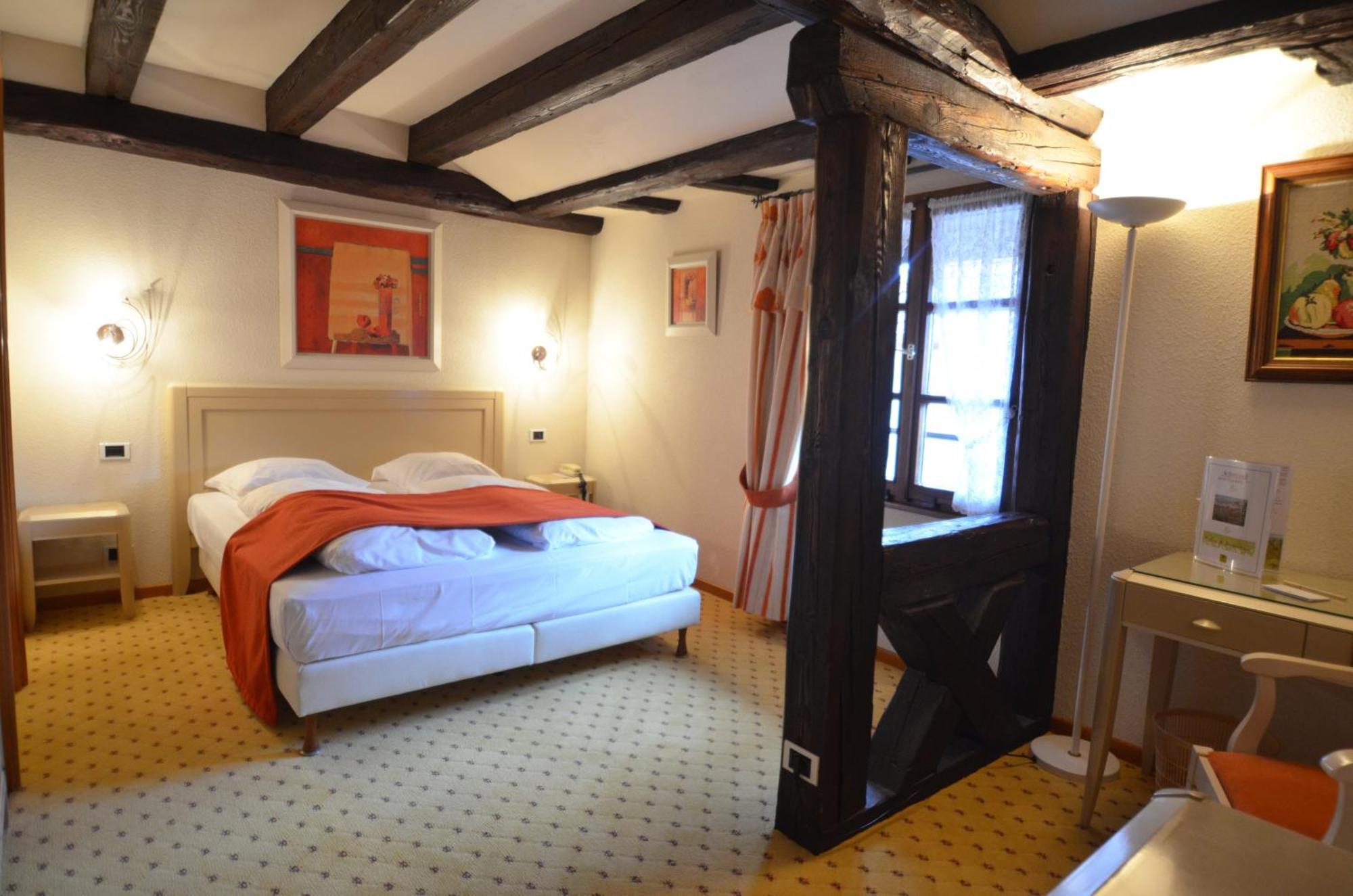 Classic Double Room