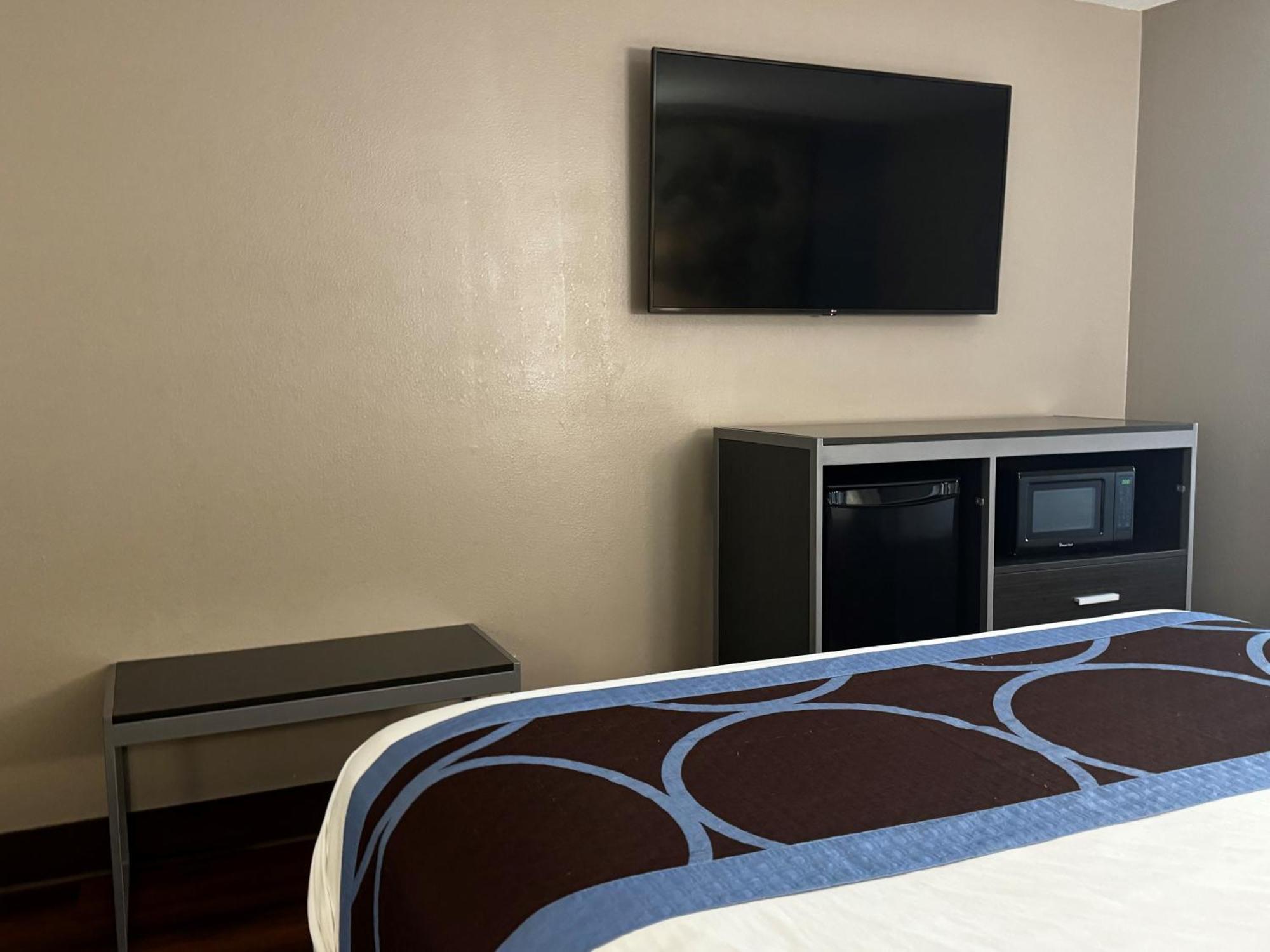 Queen Room with Two Queen Beds - First Floor/Non-Smoking