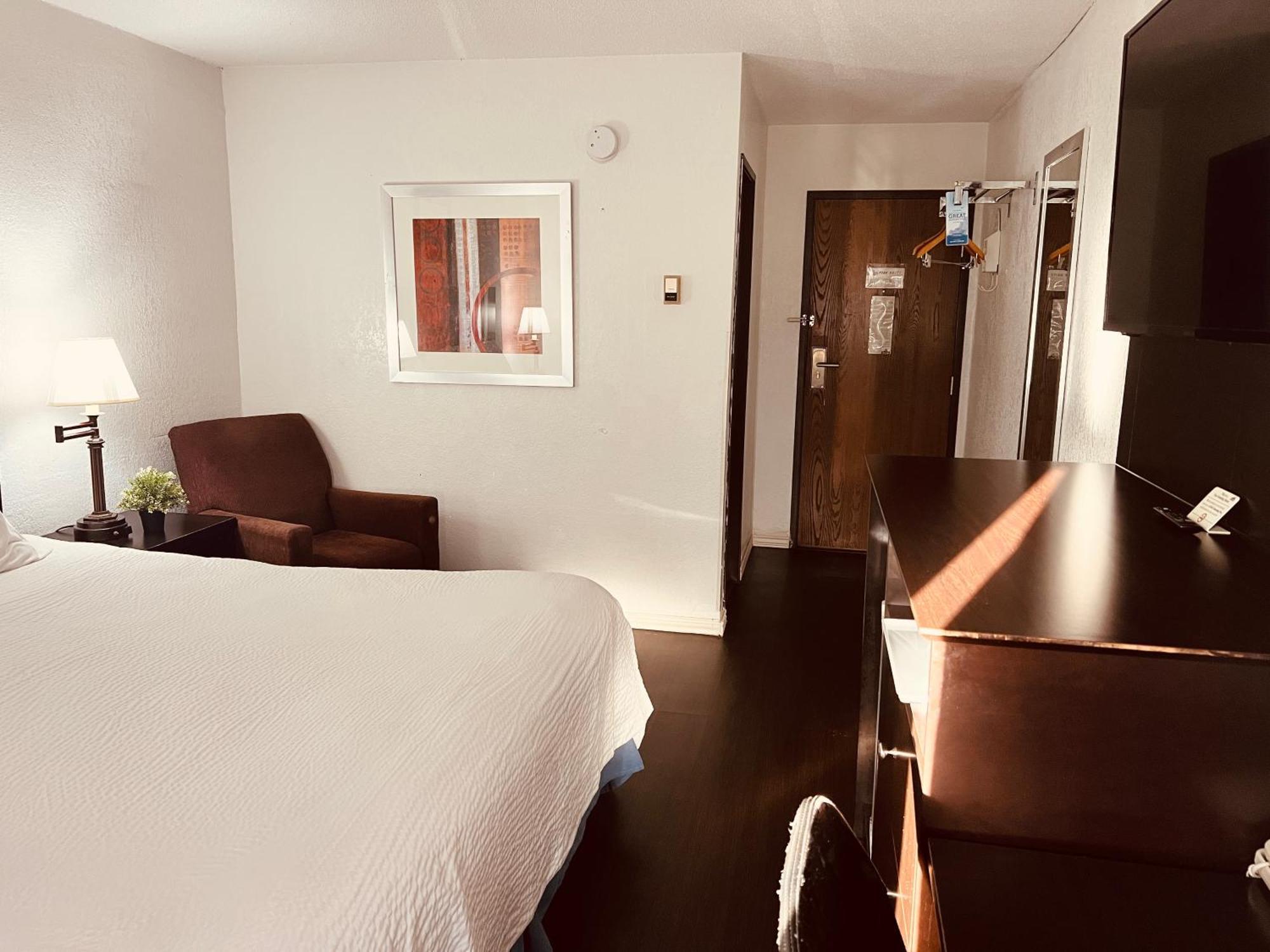 King Room Disability Access or Non-Smoking