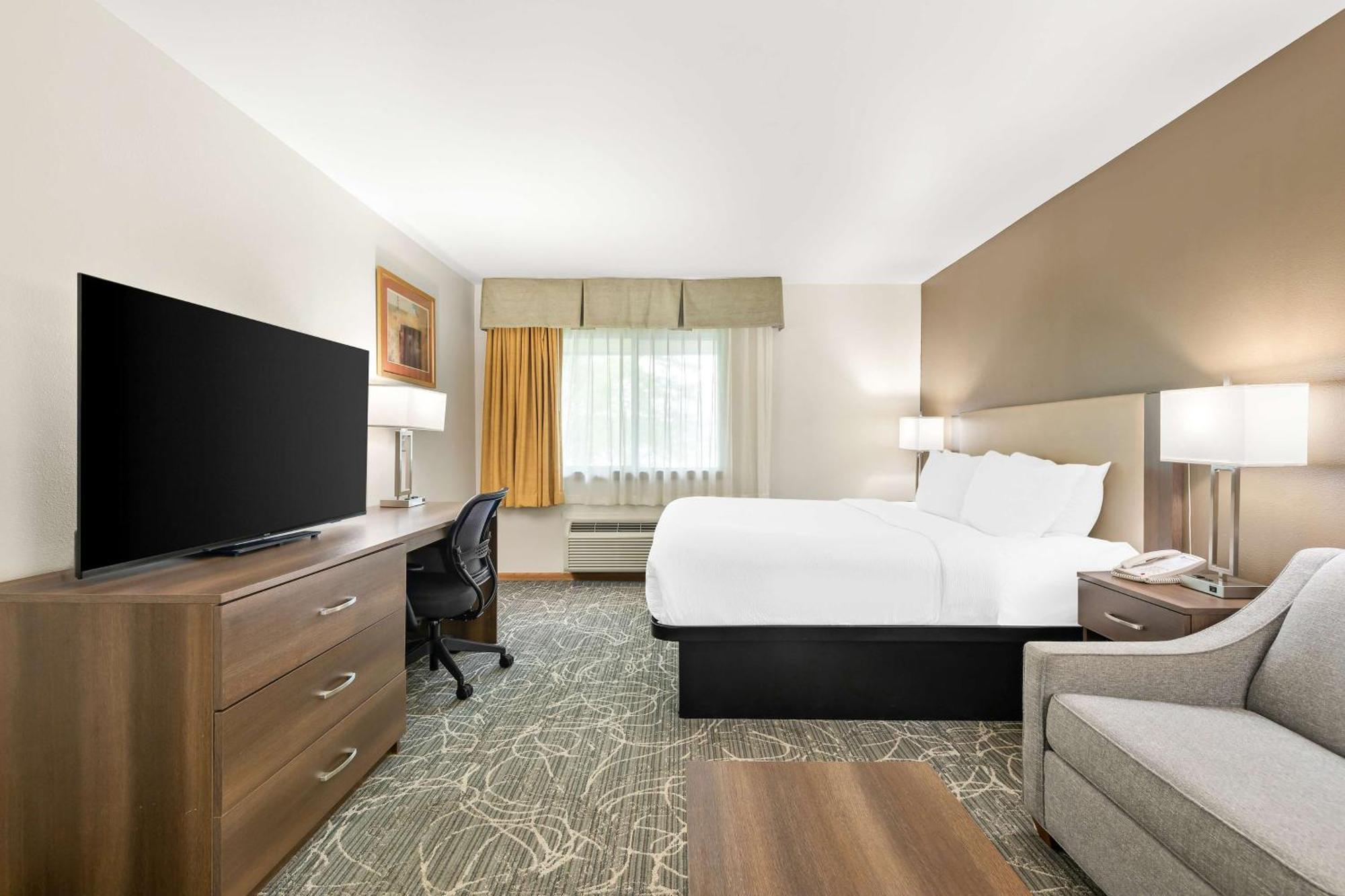 King Room with Sofa Bed - Non-Smoking