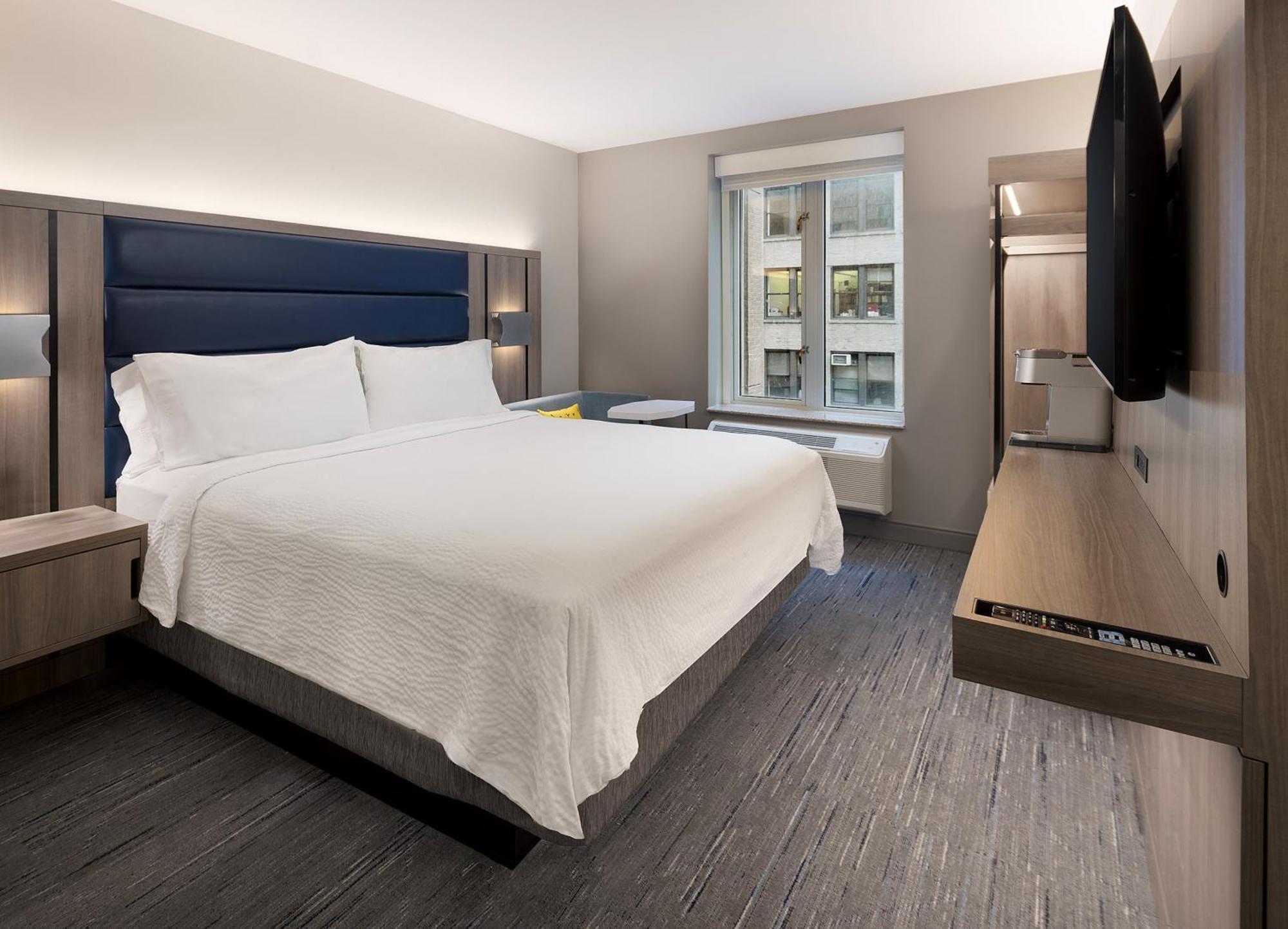 Standard King Room