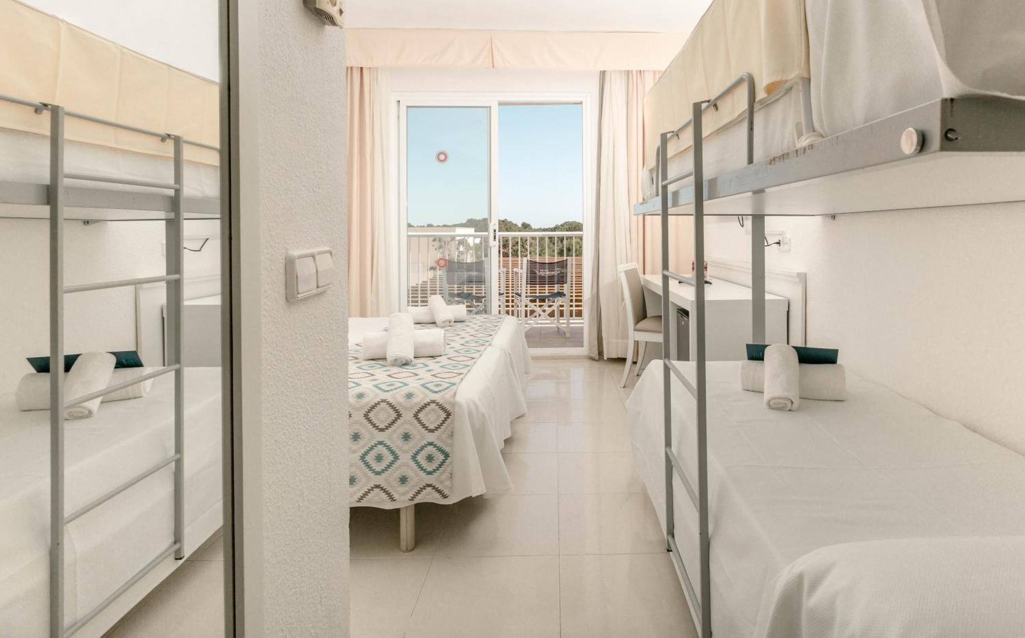 Double Room,1593644767:JPEG
