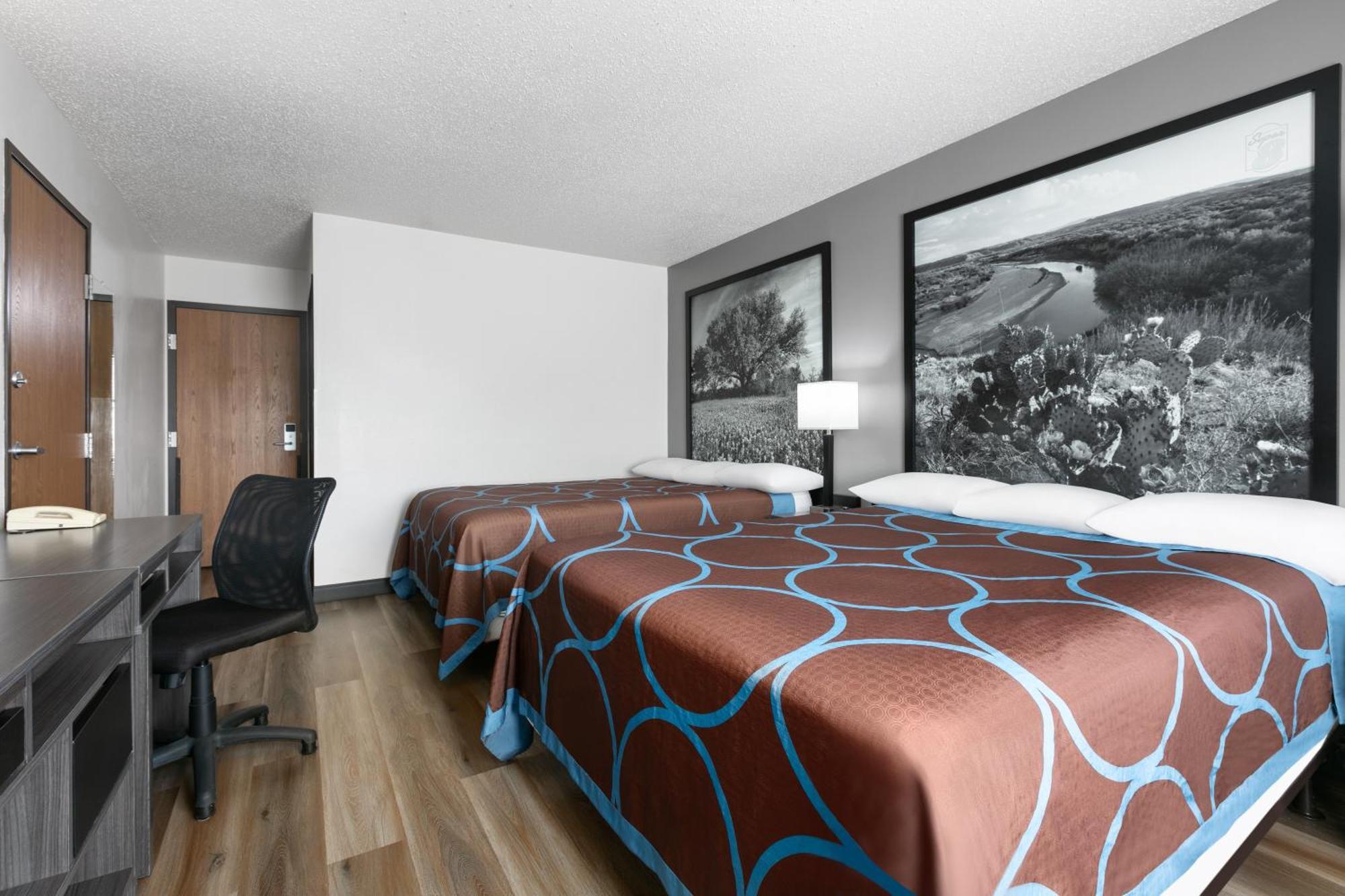 Queen Room with Two Queen Beds - Non-Smoking