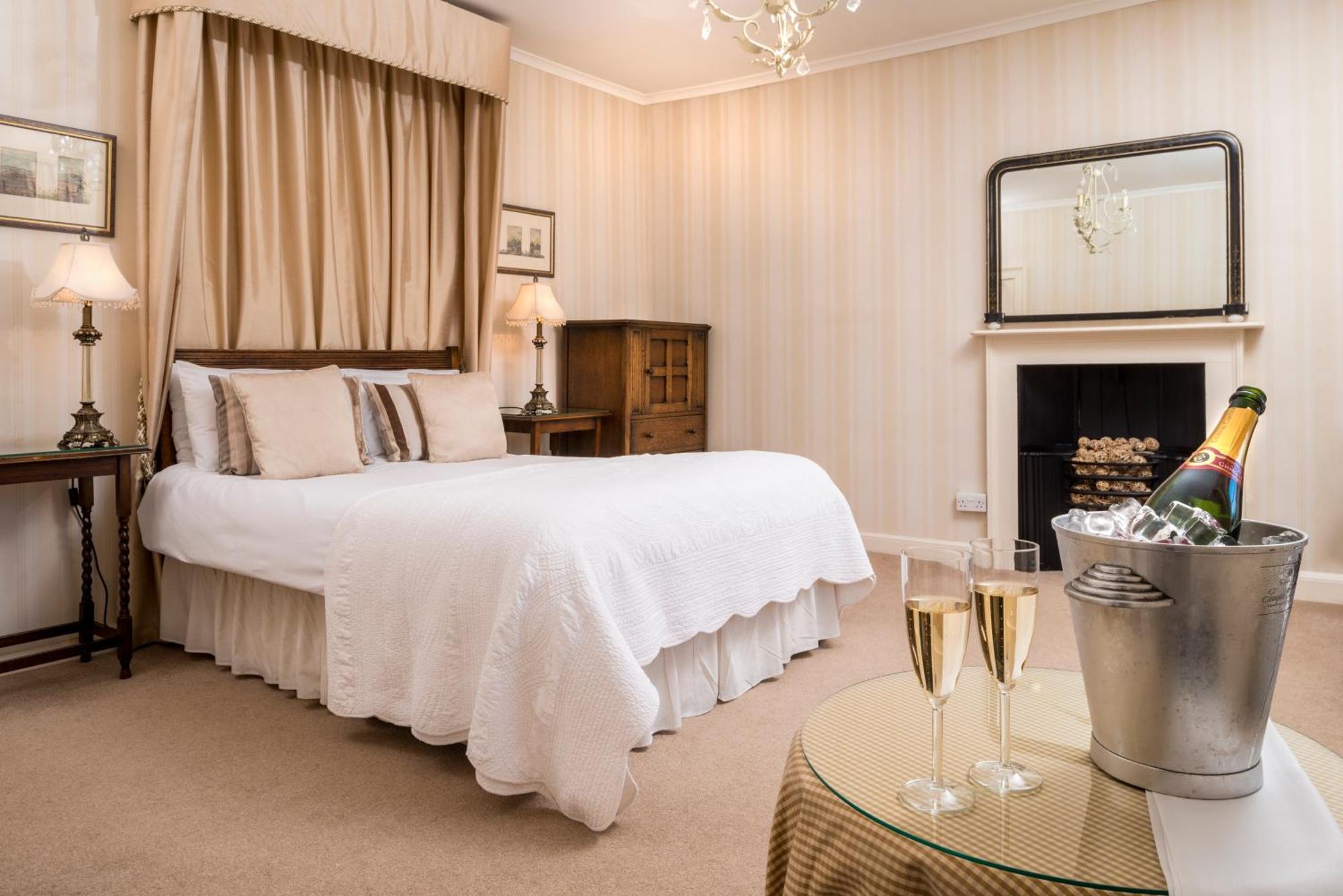 Double or Twin Room with Private Bathroom